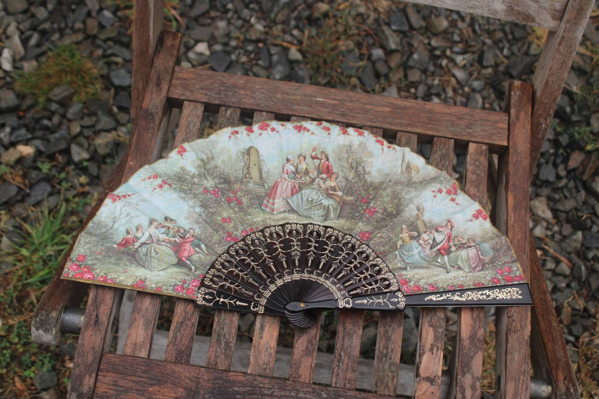 Vintage decorative fan signed JR Romano and J. Blay – Gallant Scenes