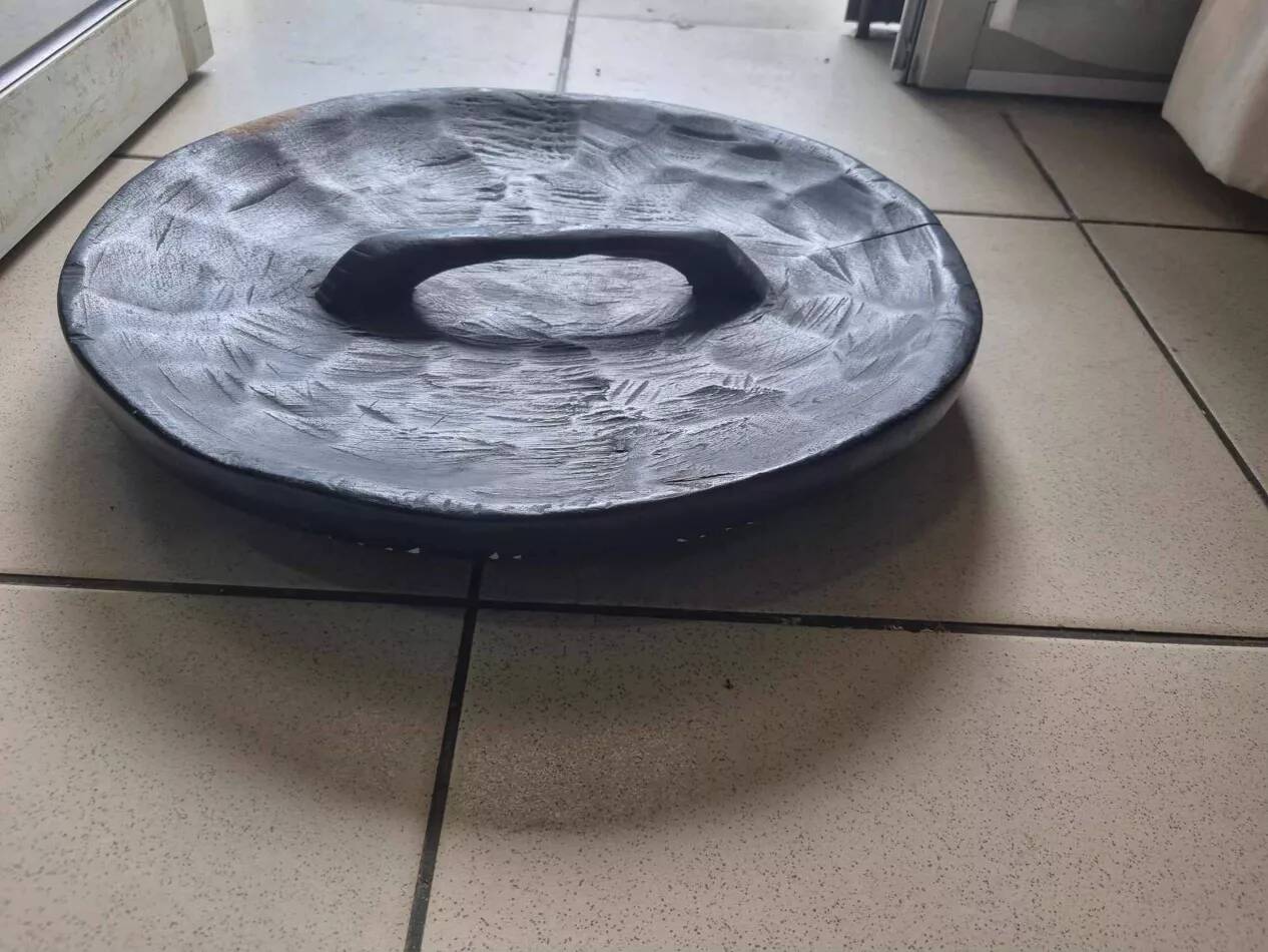 Bouclier africain traditionnel Bamiléké du Cameroun