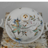 Porcelain soup