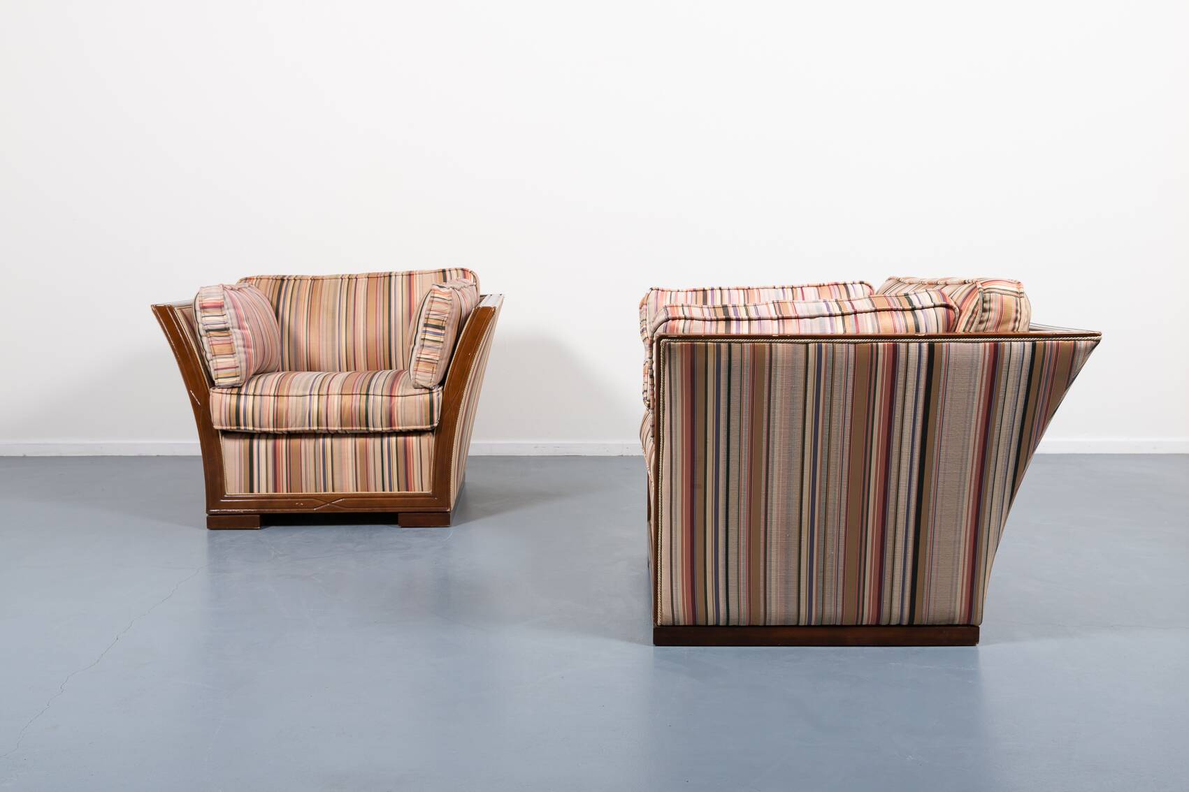 Paire de fauteuils lounge design italien des années 1980