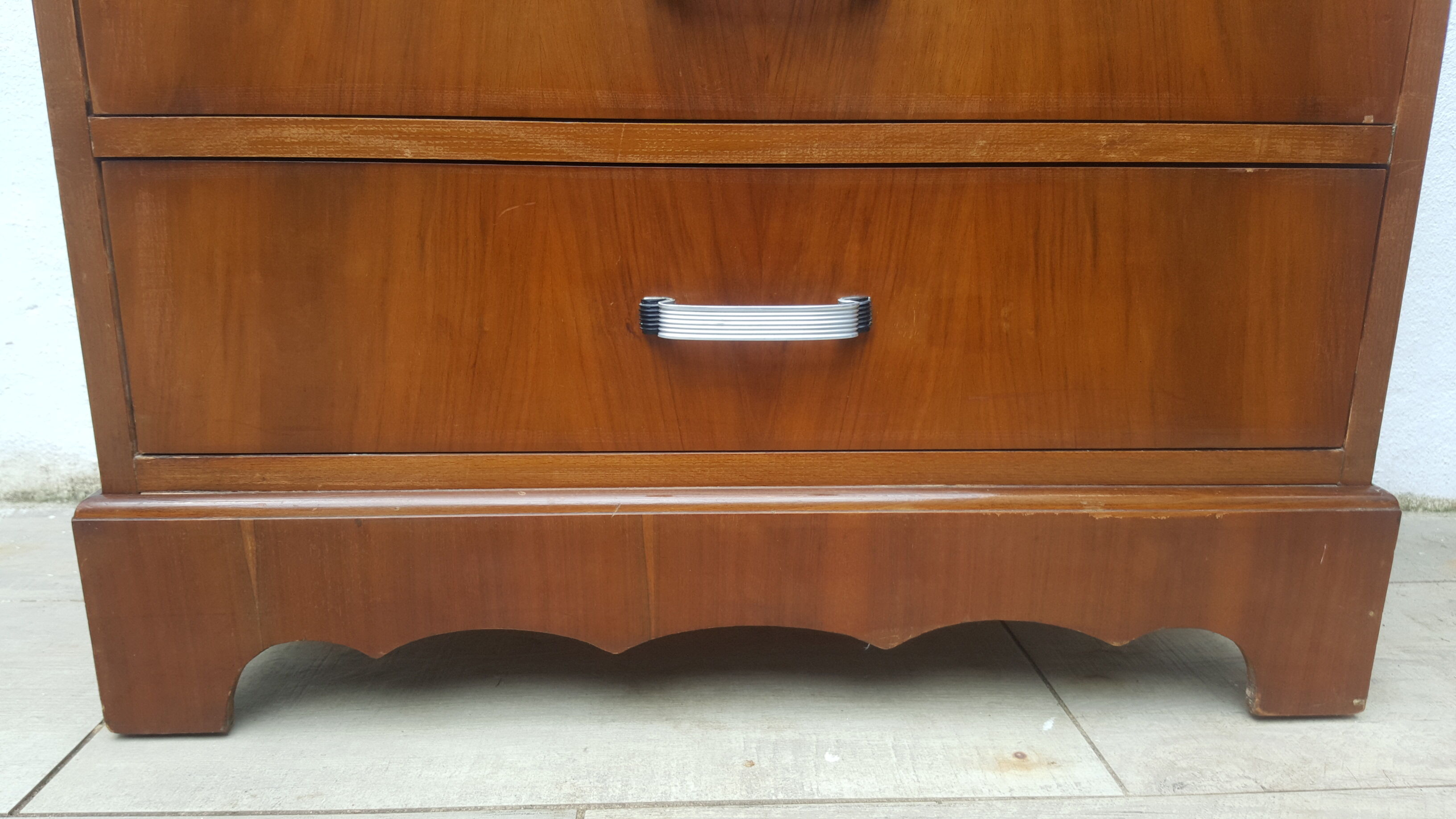 Art Deco chest of dravers