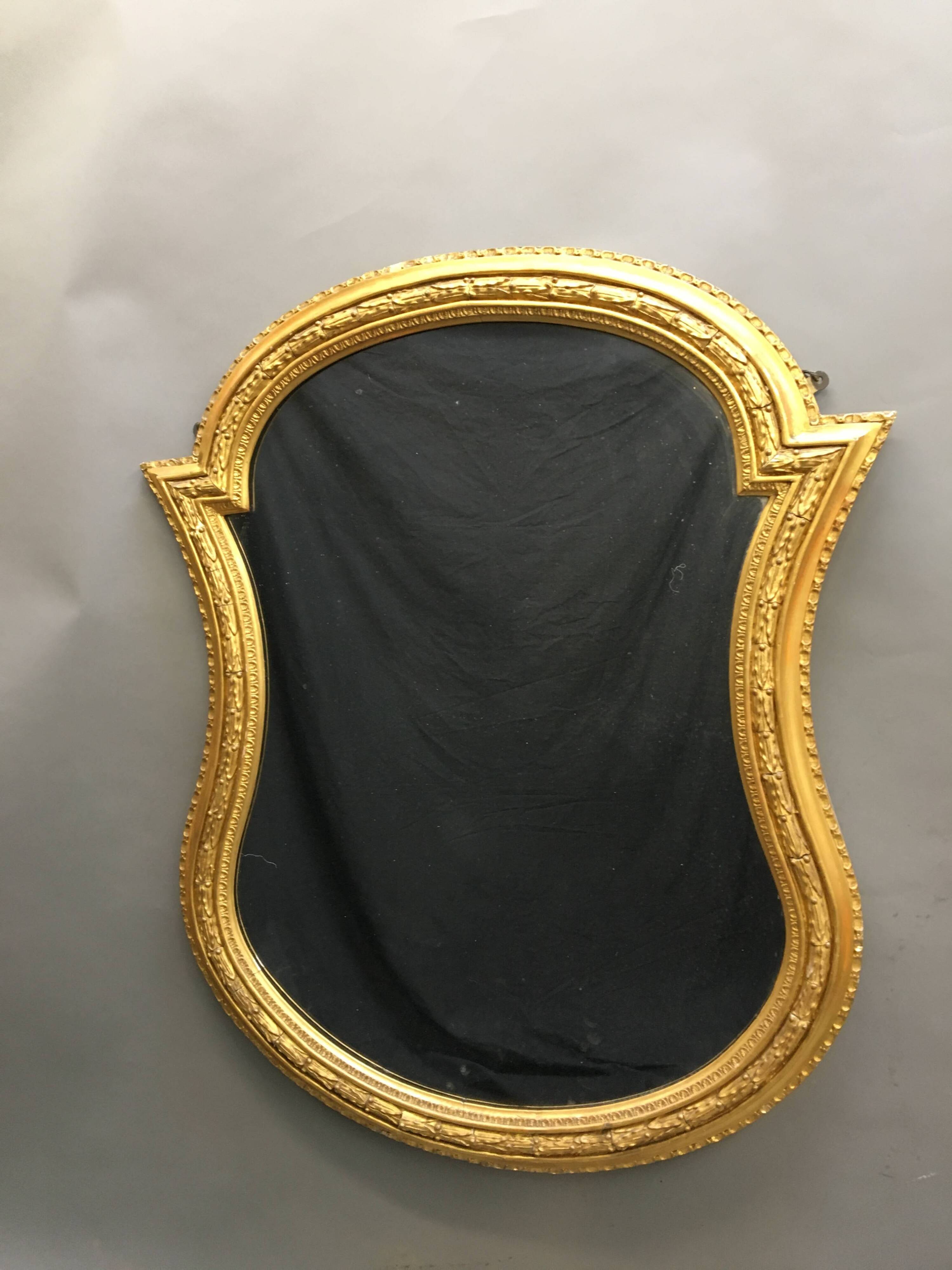 Grand miroir doré du 19ème
