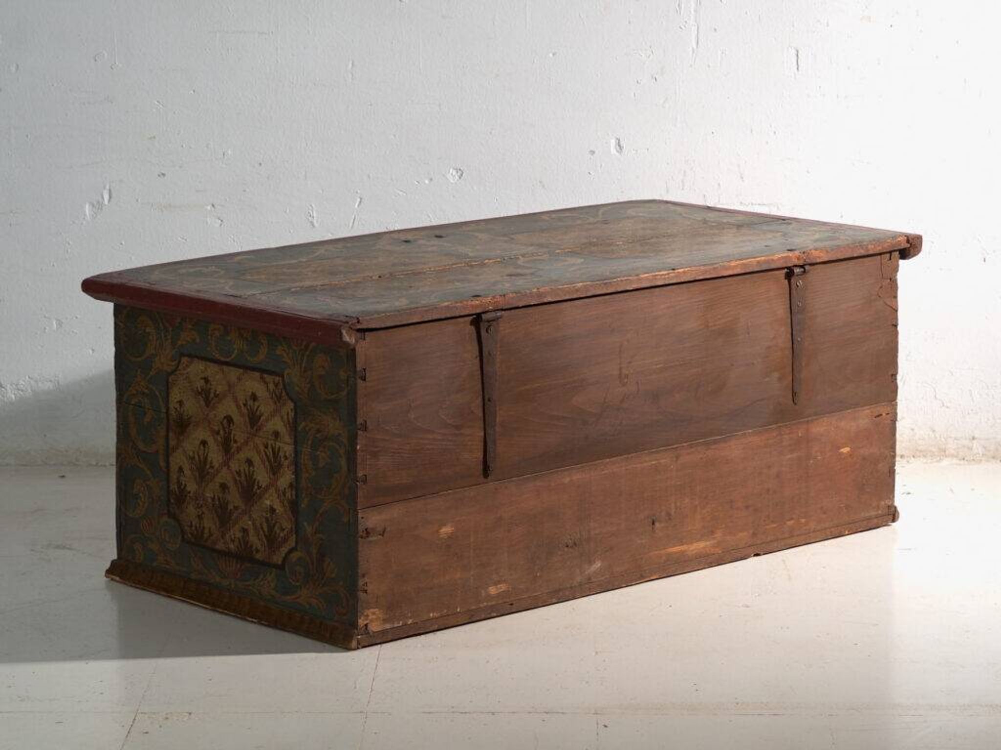 Antique wedding chest painted in pine – Austro-Hungarian Empire, Year 1775