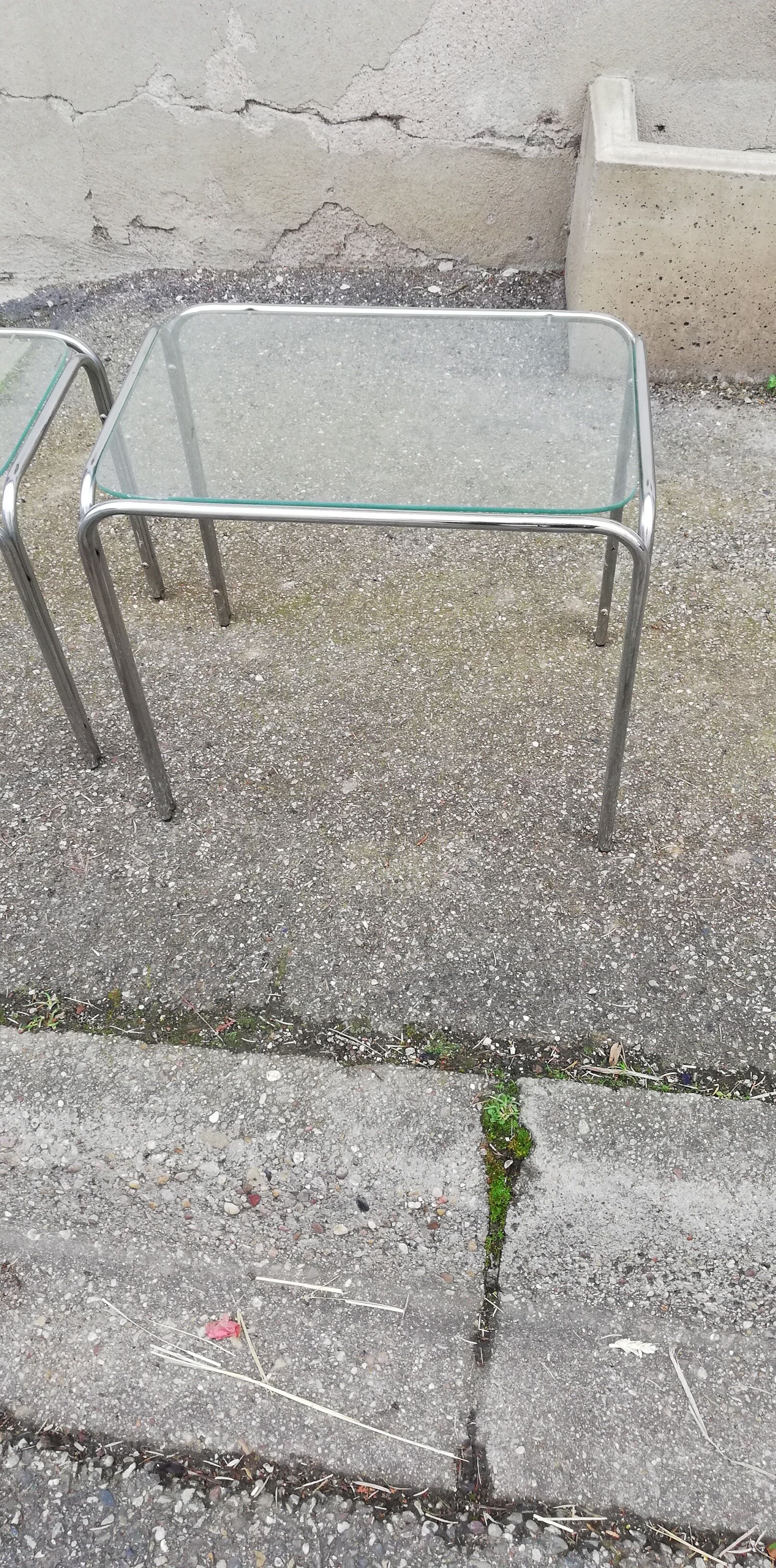 Vintage pull-out coffee tables