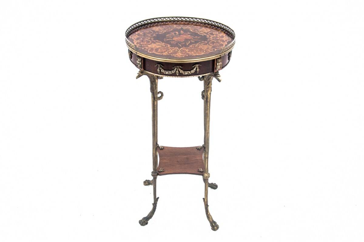 Table - flowerbed, France, mid-19th century XX century.