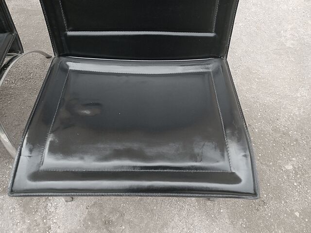 Italian leather low chair Midj