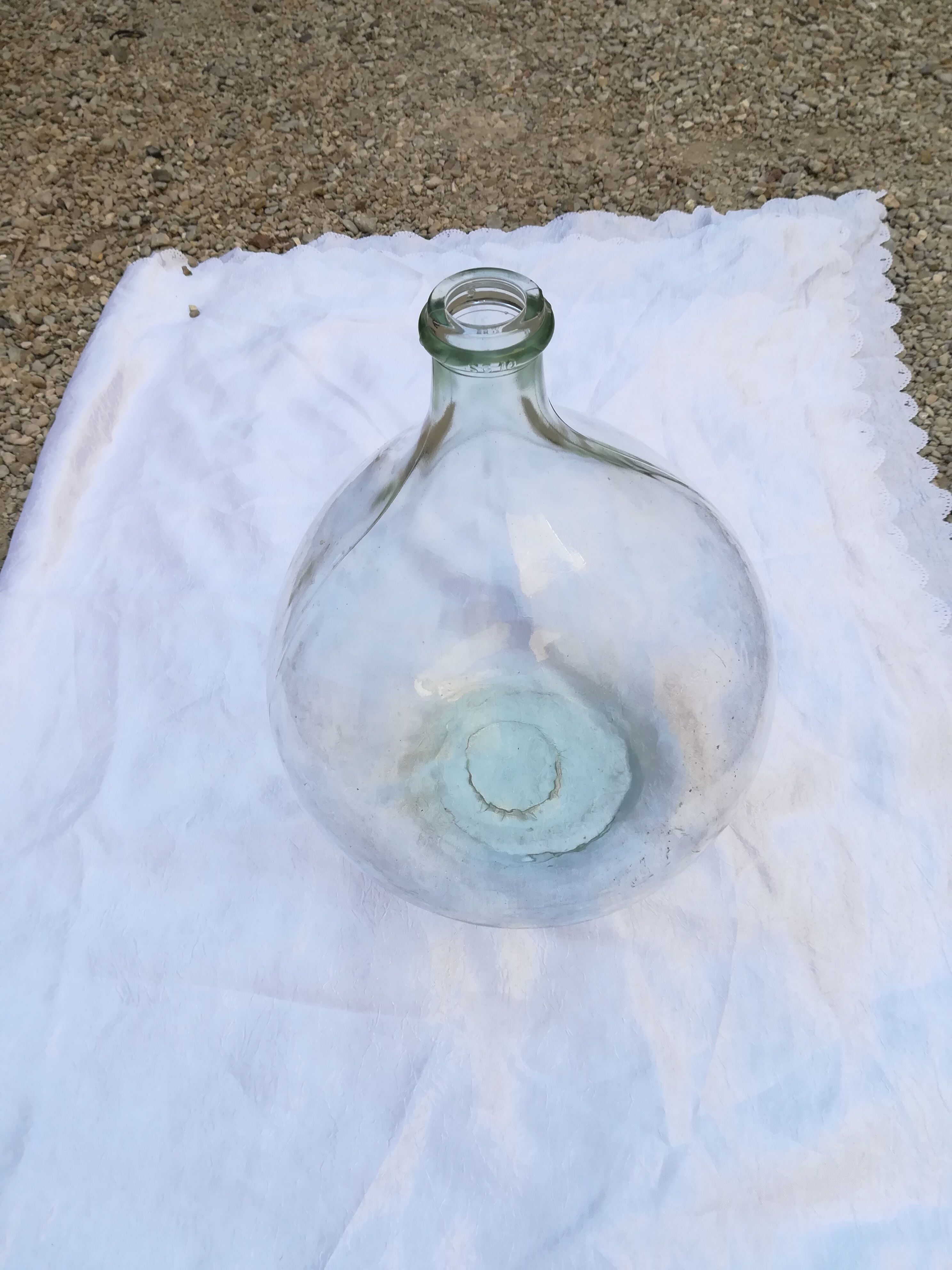 Demijohn in transparent glass
