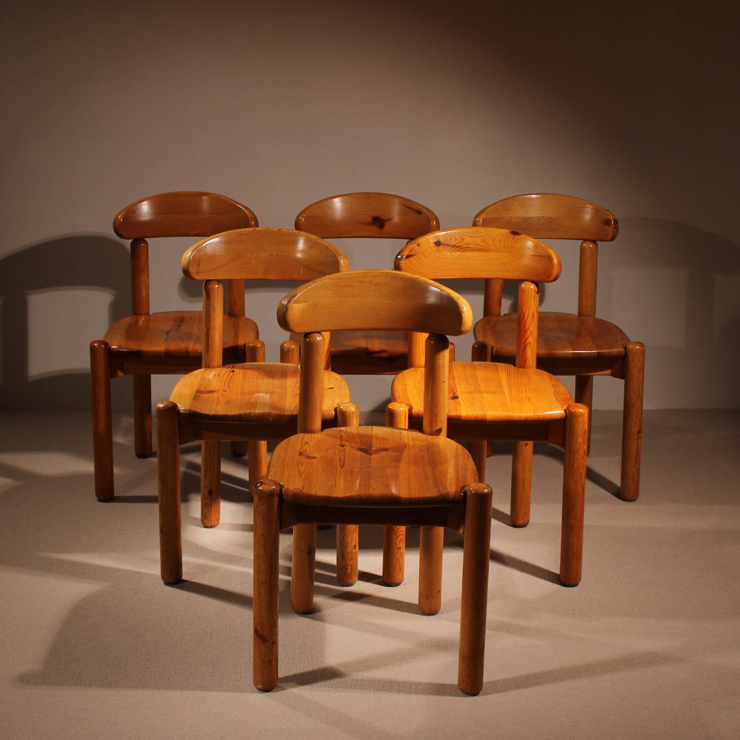 Six Dining Chairs in Pine Wood | Italy 1980s