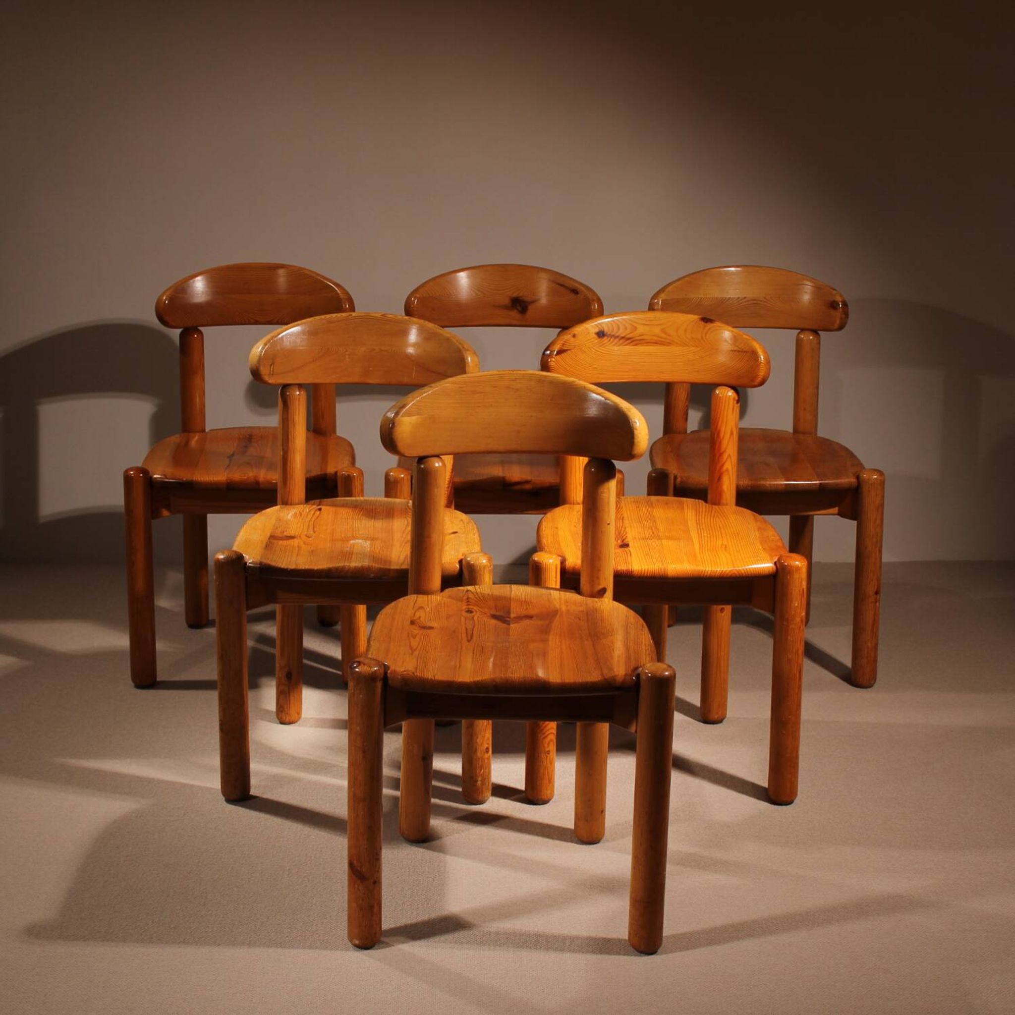 Six Dining Chairs in Pine Wood | Italy 1980s