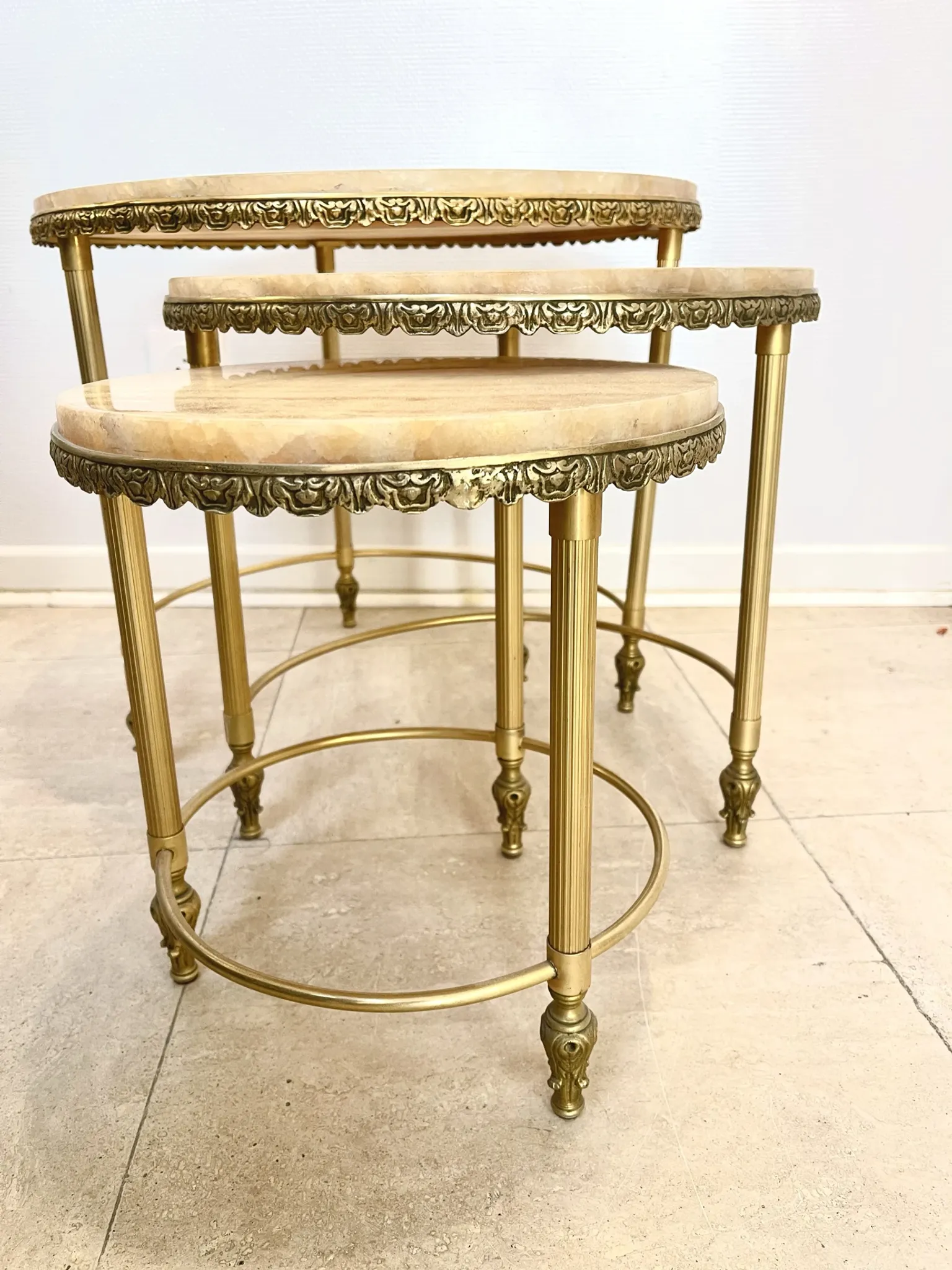 Set of 3 nesting tables in marble and gold metal – 1970s