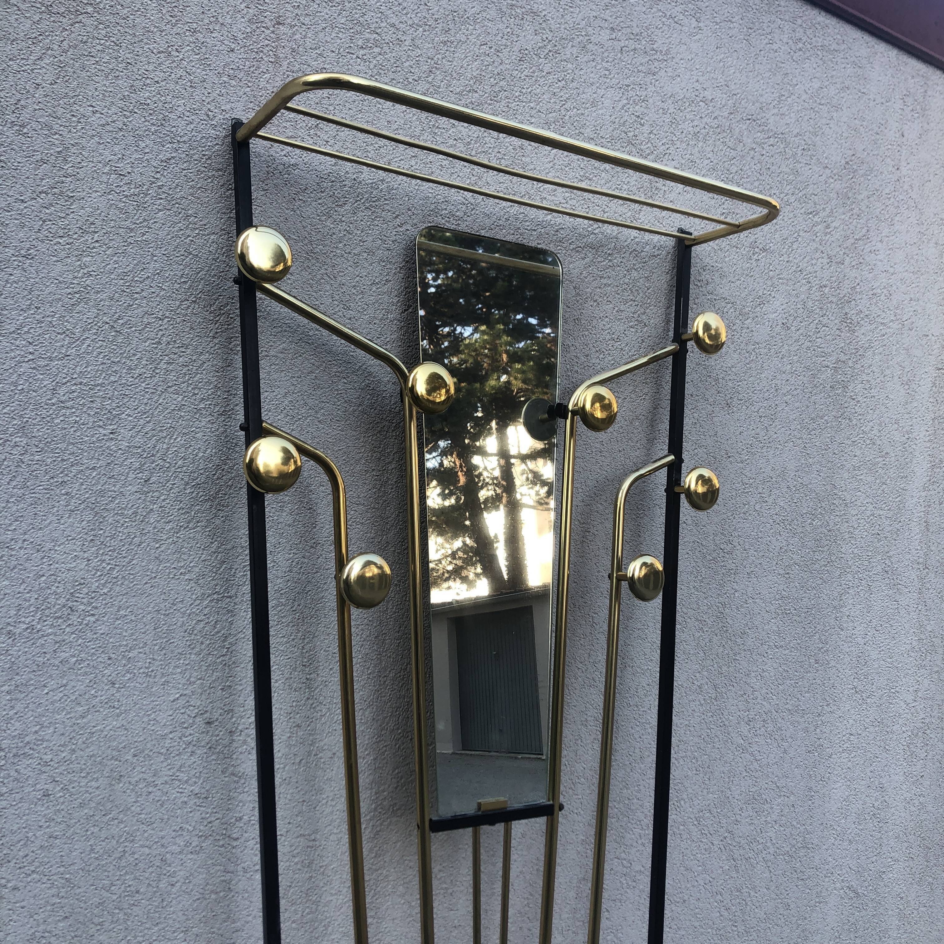 Coat rack cloakroom