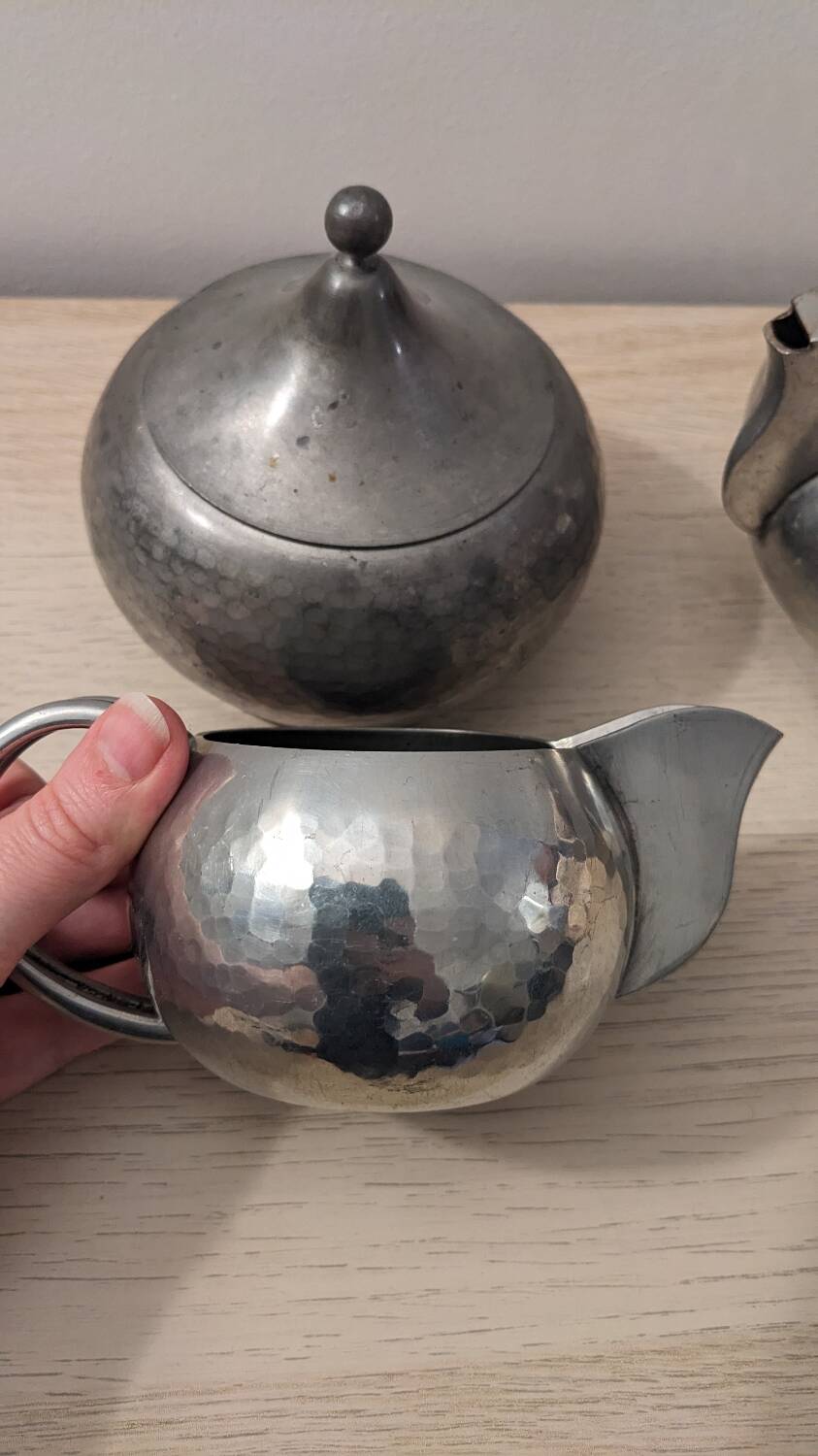 Art Deco tea service in pewter