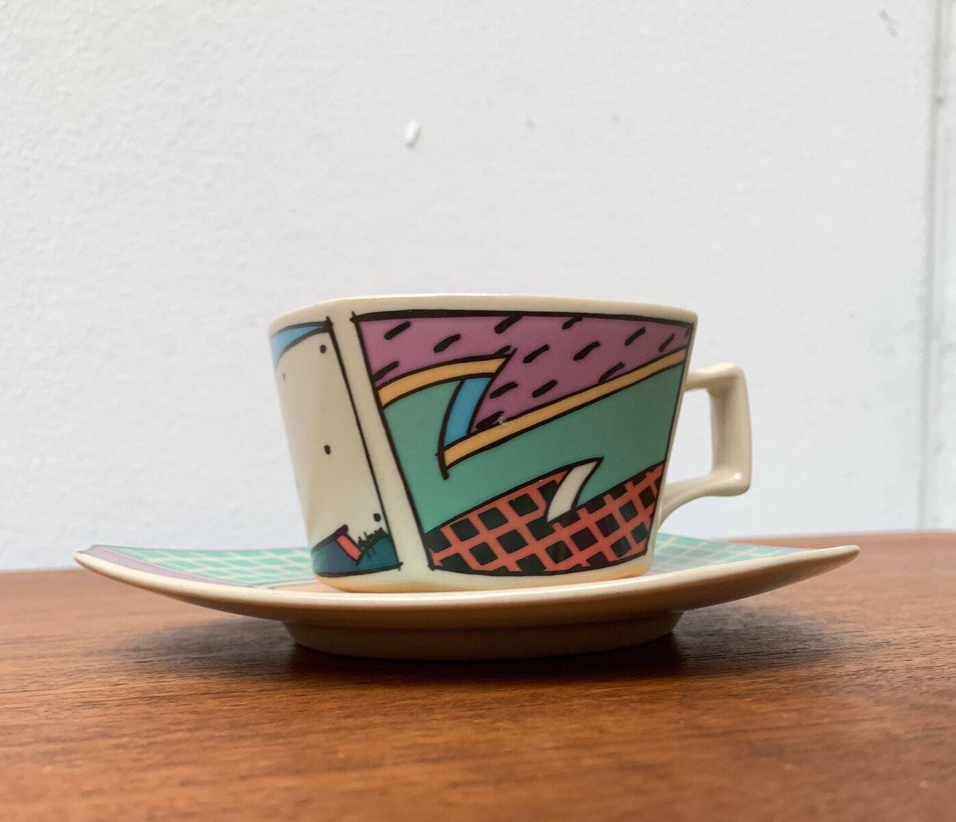 Postmodern Flash One Series coffee service, plates, cups, saucers by Dorothy Hafner for Rosenthal, 1980s, Set of 6
