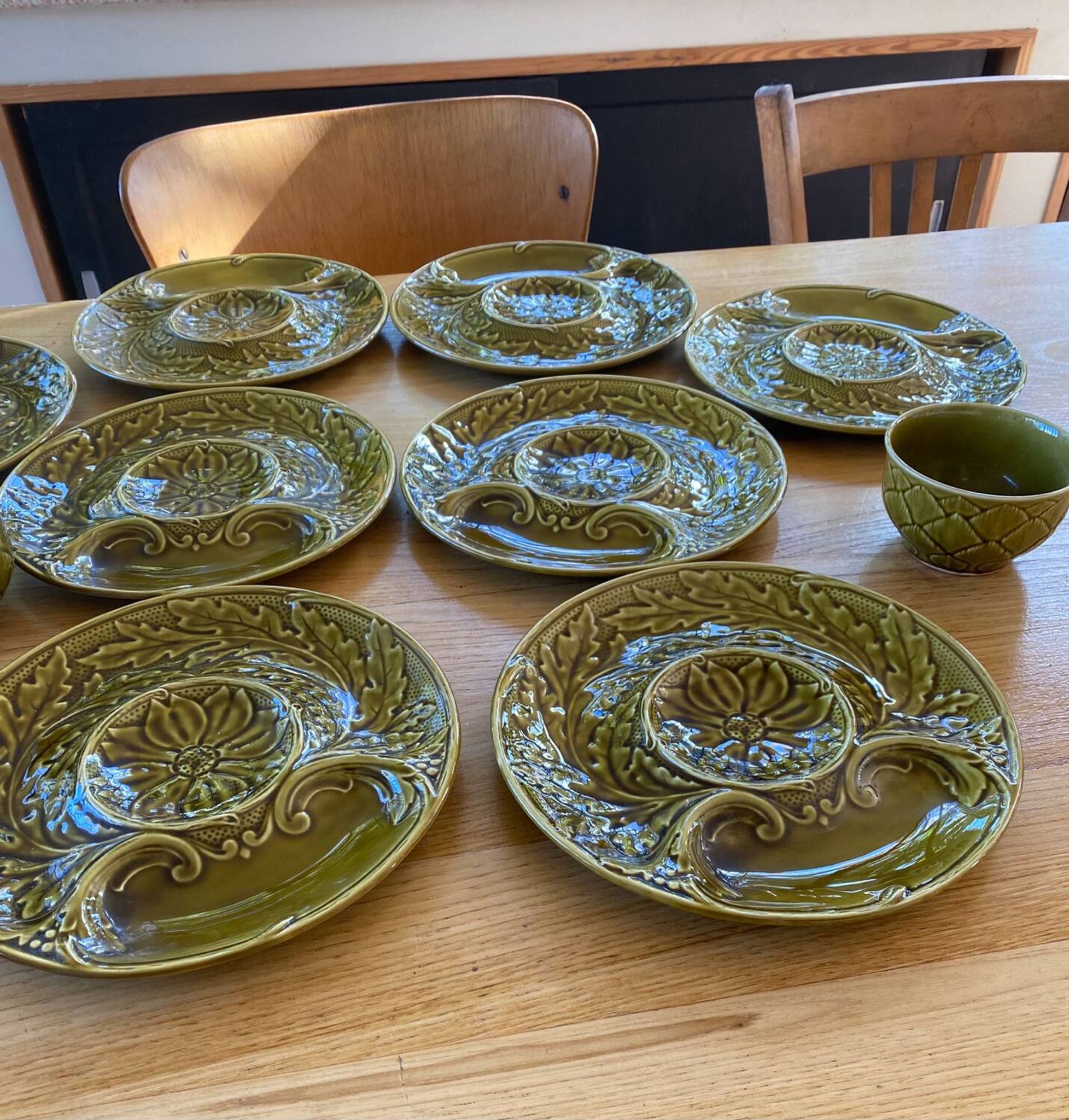 Set of 8 asparagus plates and 2 bowls from Gien