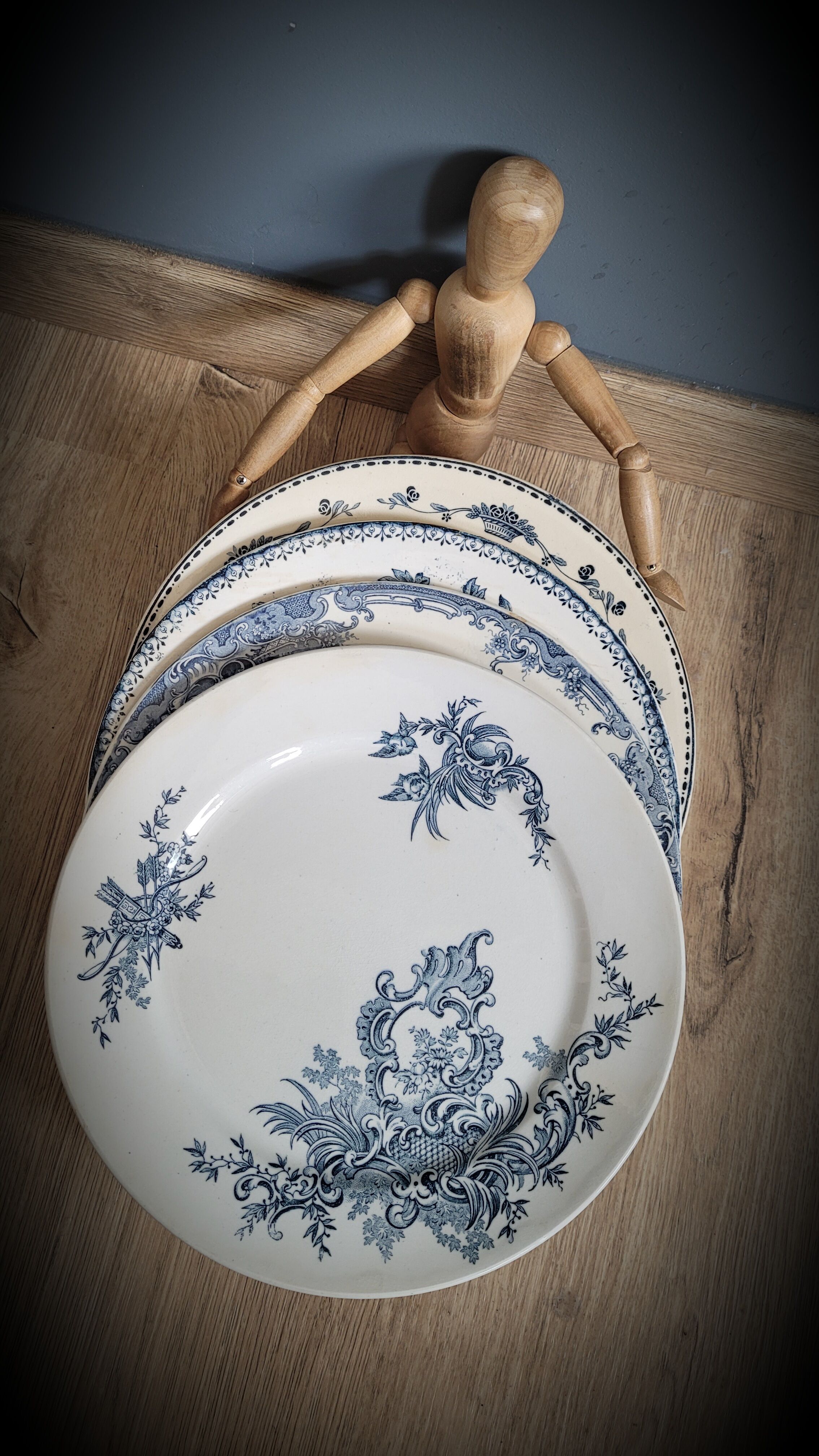 Set 4 blue mismatched plates