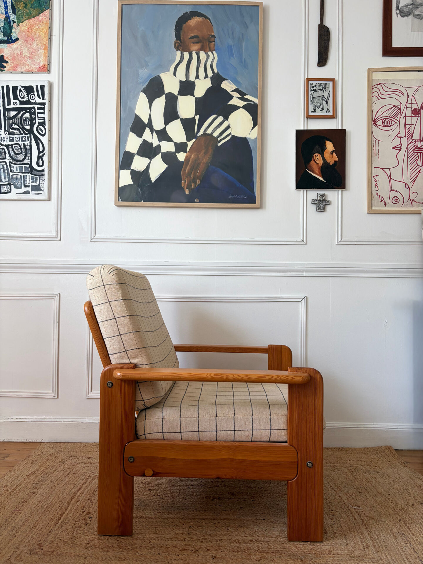 Fauteuil moderniste en pin années 70