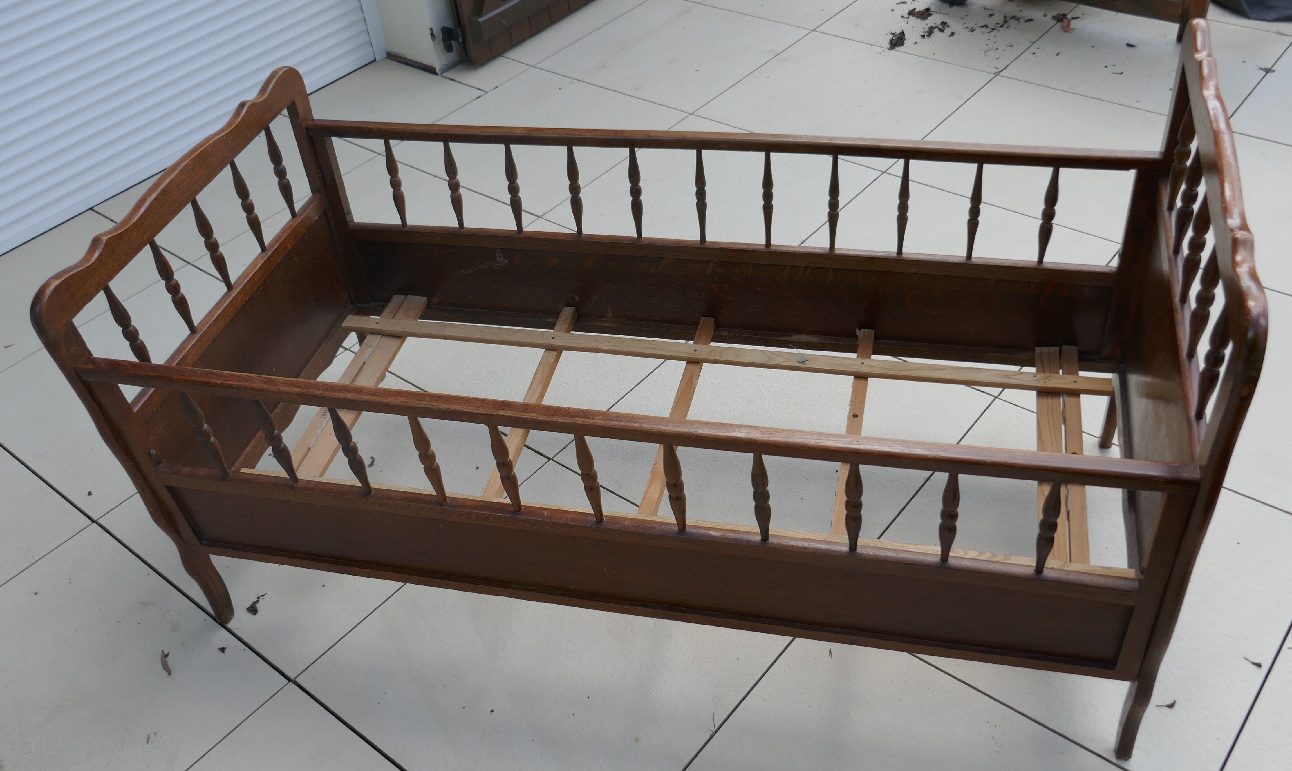Old wooden child/baby bed