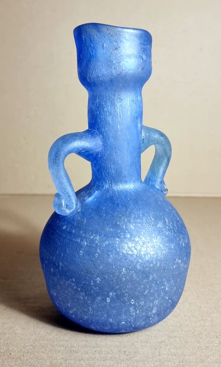 Glass vase a scavo at the antique Vetri d'arte Seguso