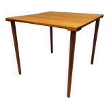 Side table in solid teak with removable legs. Model FD544, by Edvard Kindt-Larsen for France and son