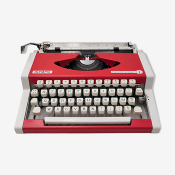 Machine à écrire Olympia Traveller de Luxe Rouge bonne mine révisée ruban neuf