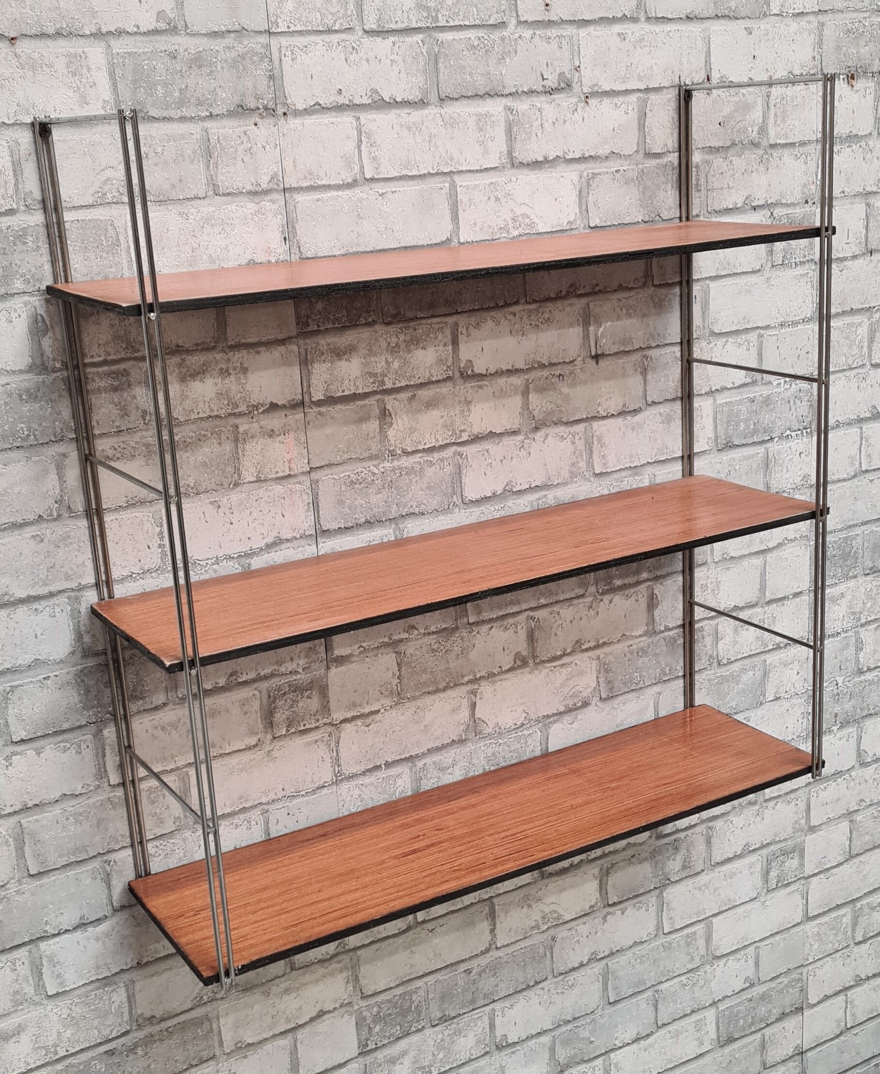 String shelf 58x58x16