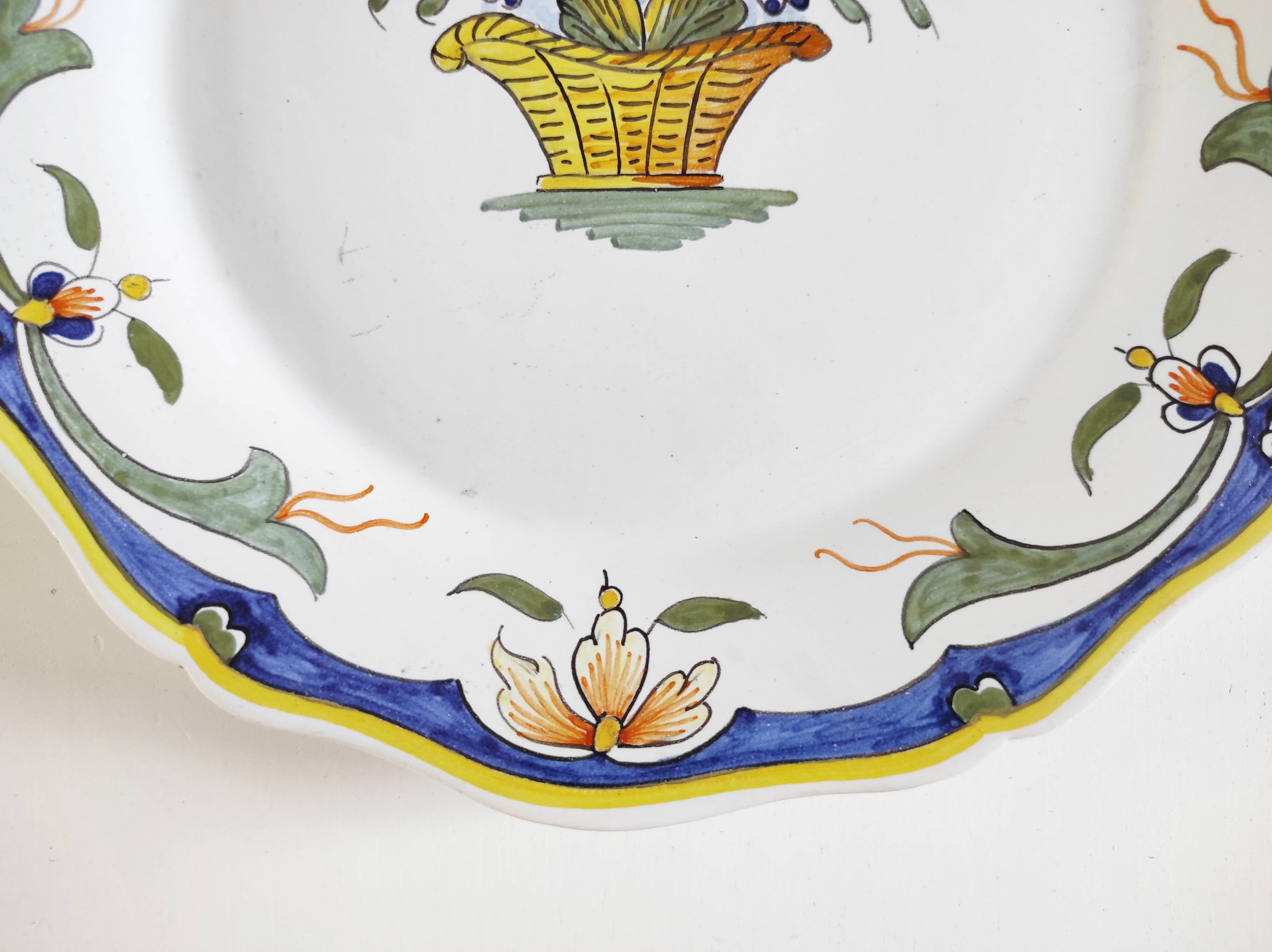 Assiette décor rouen au panier fleuri