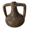 Petit vase artisanal en forme d’amphore en céramique. Deux anses.