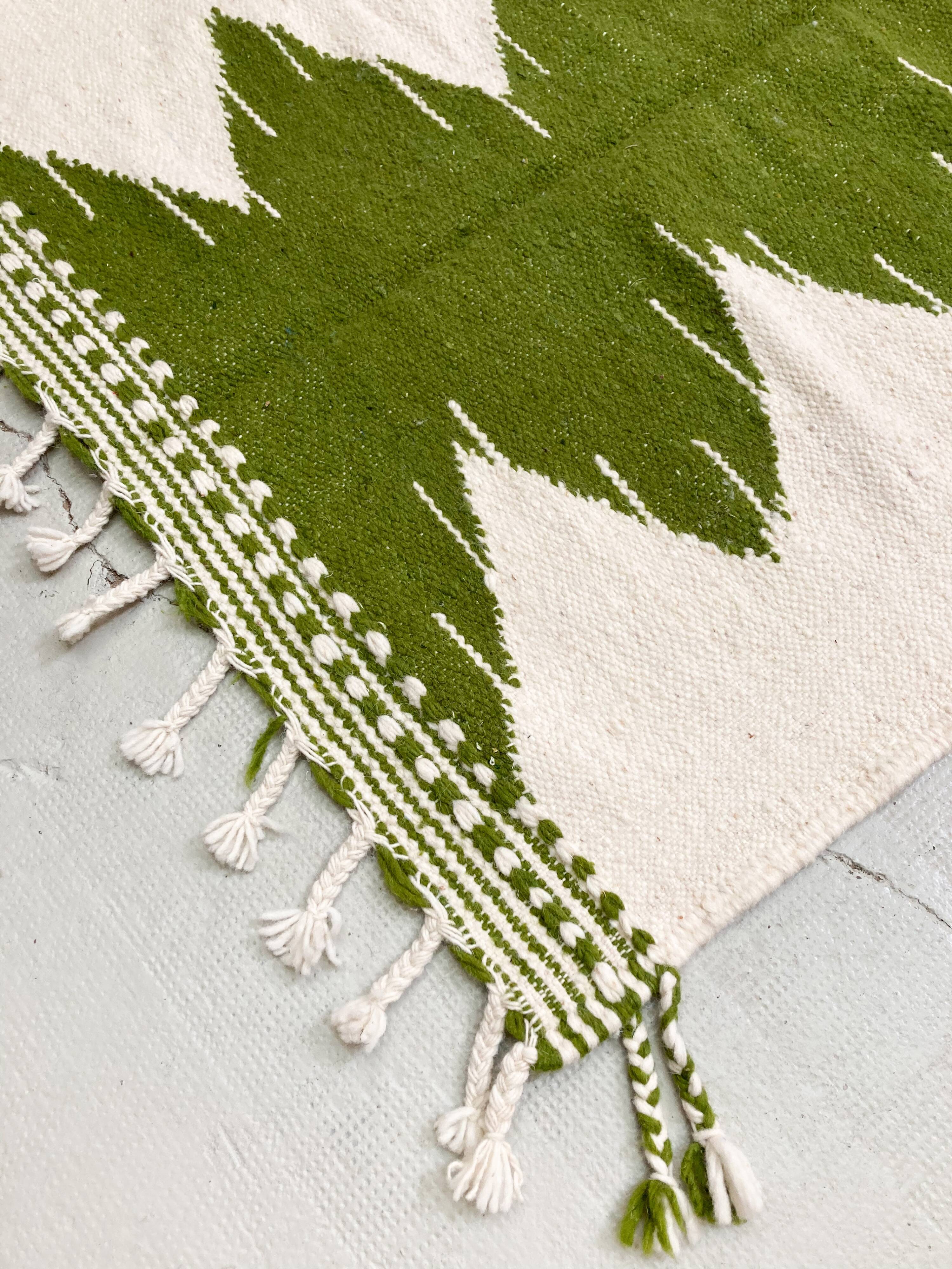 Kilim Moroccan Berber ecru with green patterns 172x103cm
