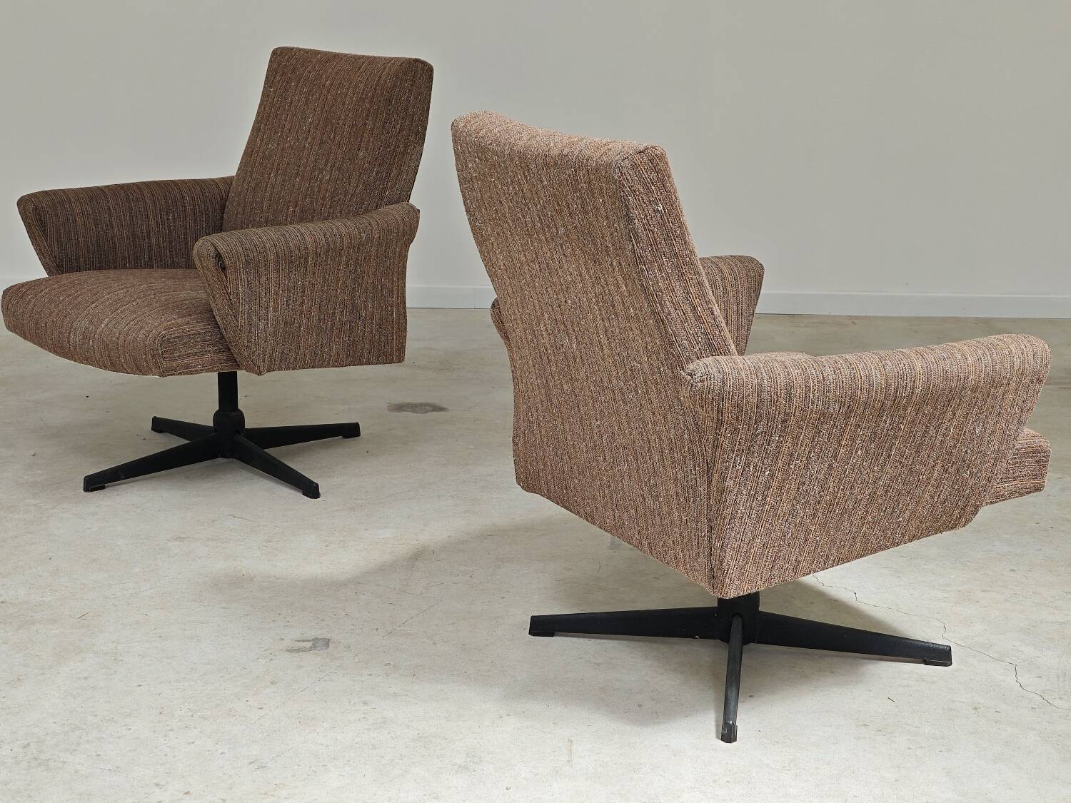 Paire de fauteuils pivotant Tchécoslovaquie 1960