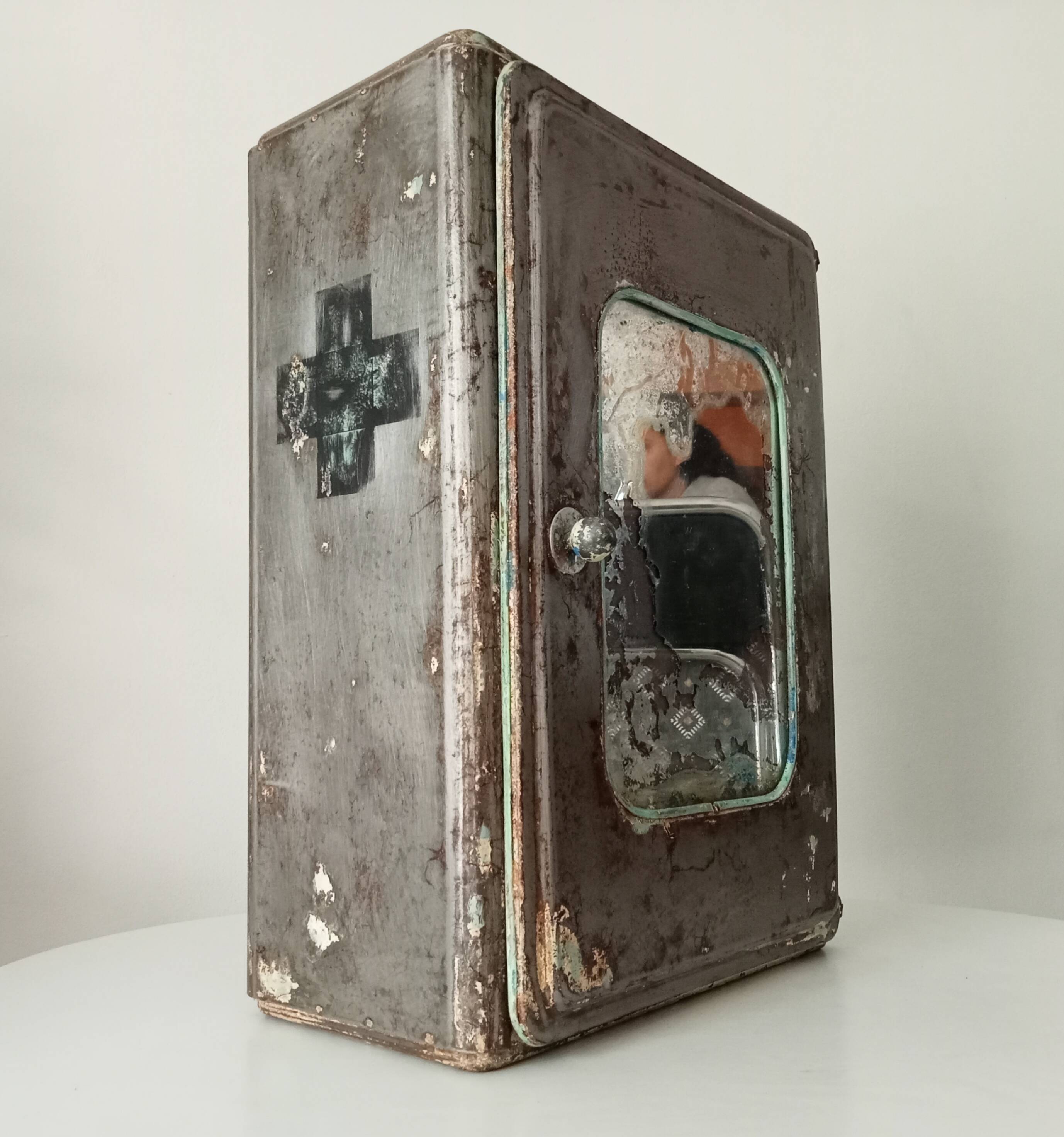 Vintage metal medicine cabinet from the 1950s