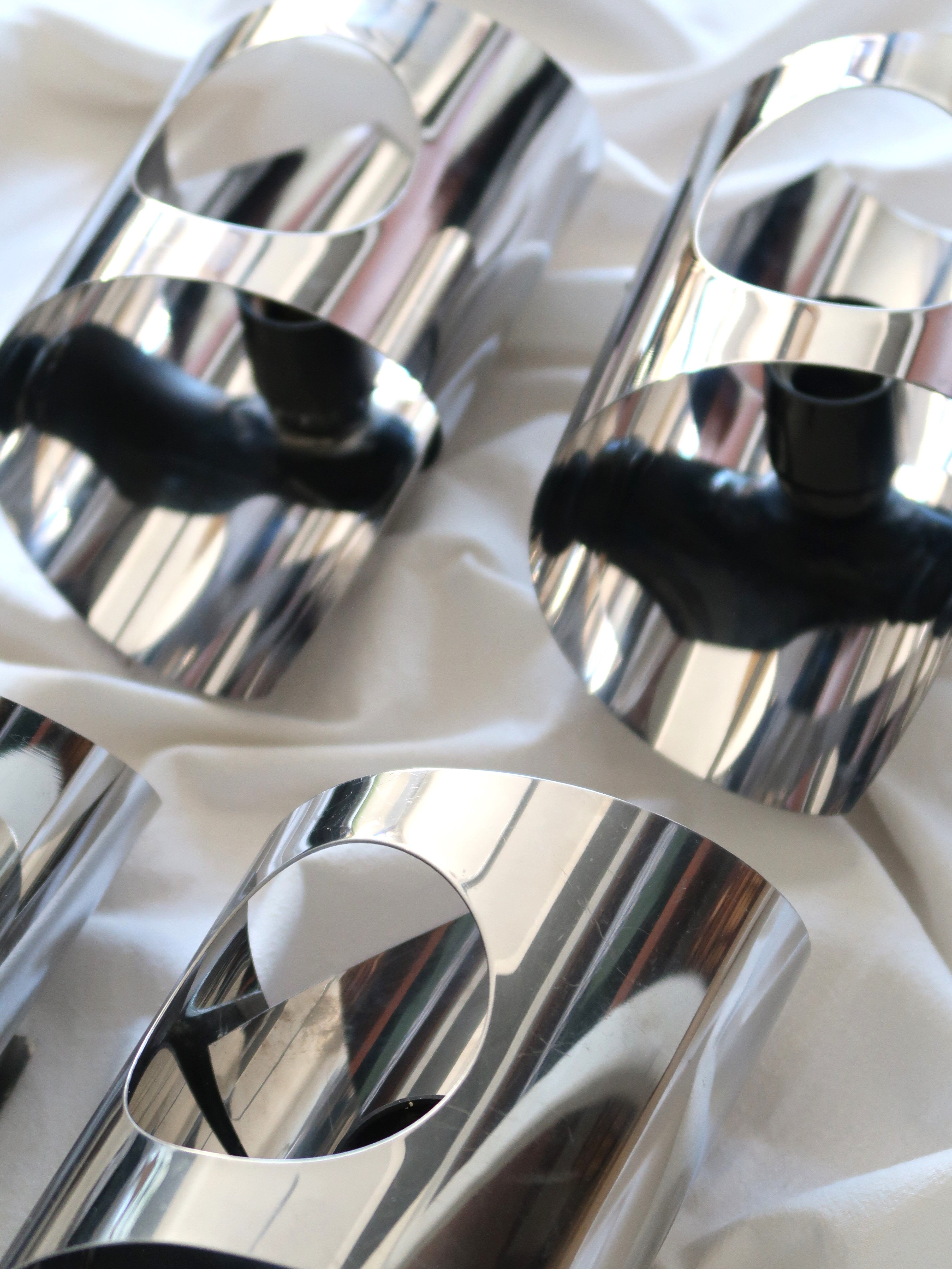 4 wall strips spage age