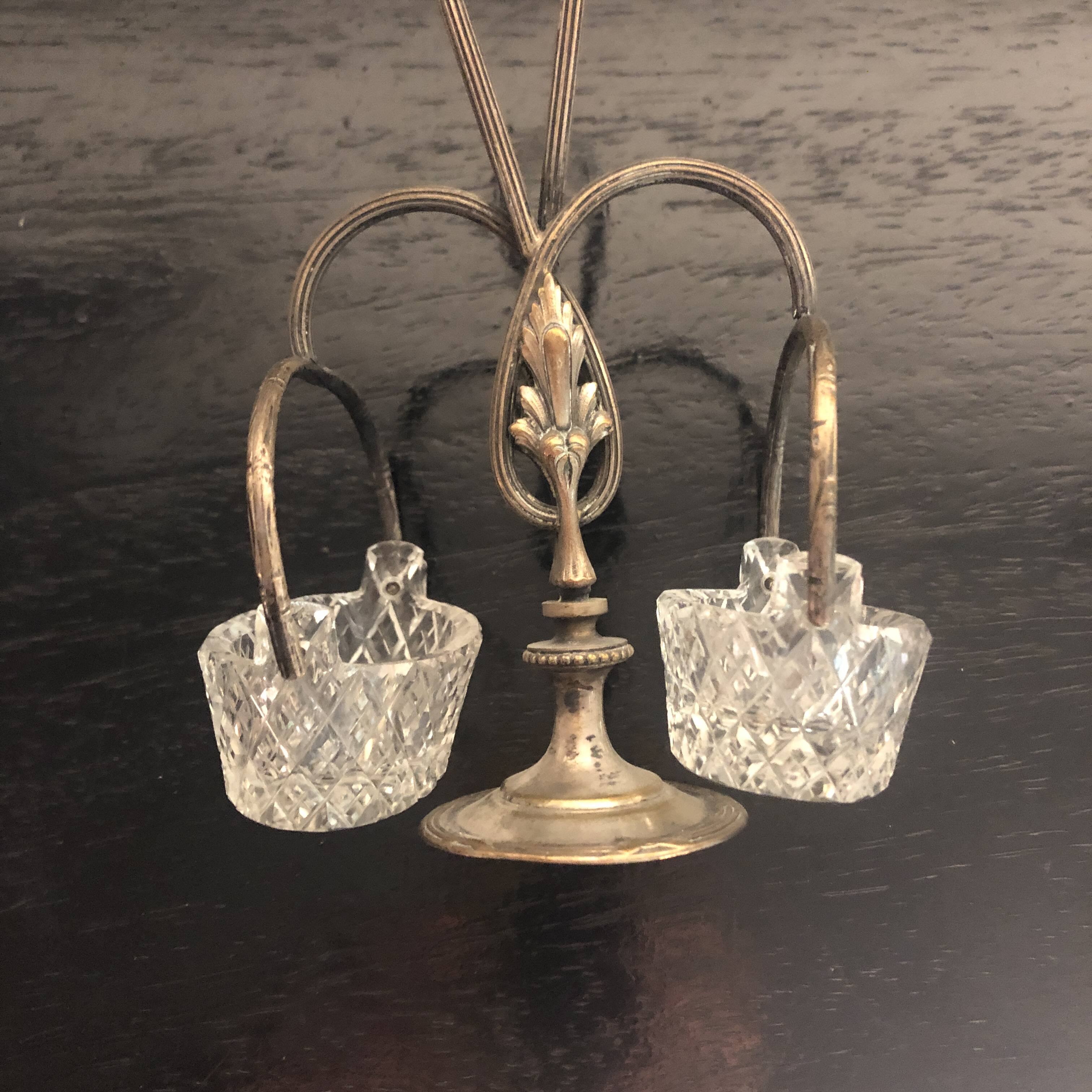 Salt and pepper shaker