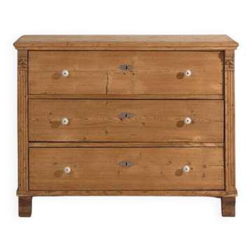 Antique bedroom chest of drawers (c.1920)