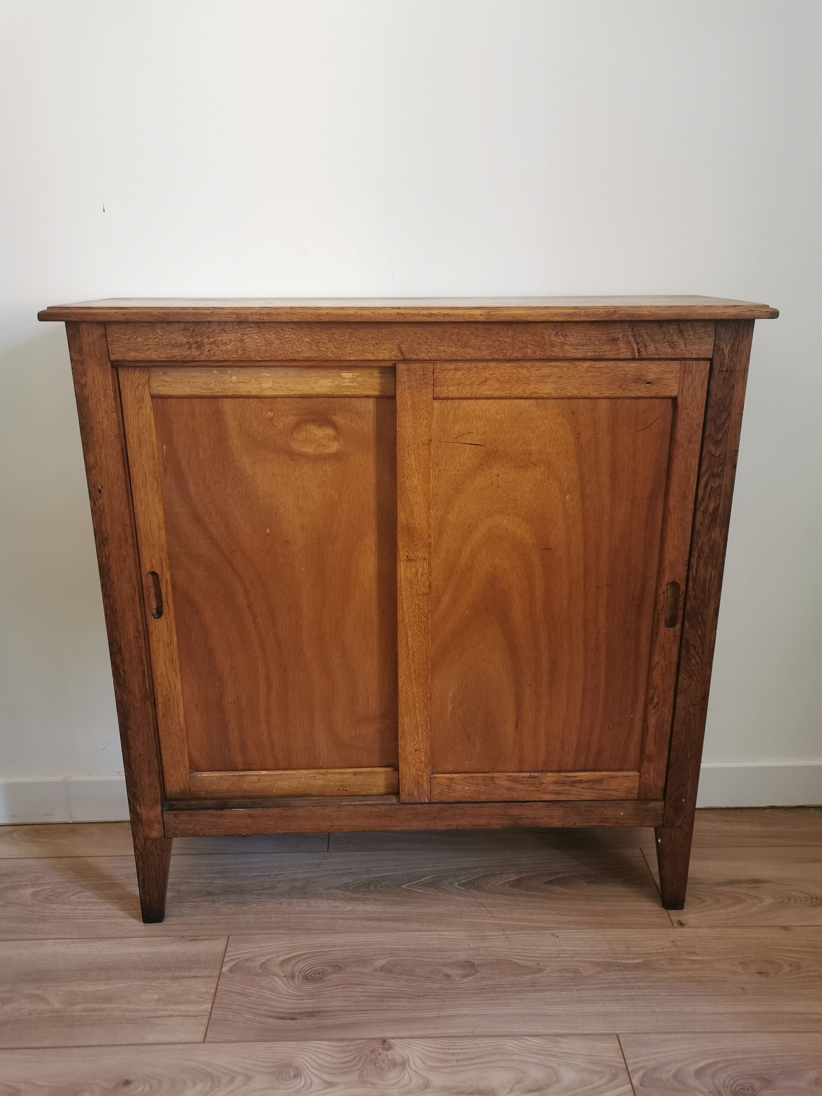 Meuble de rangement des années 40