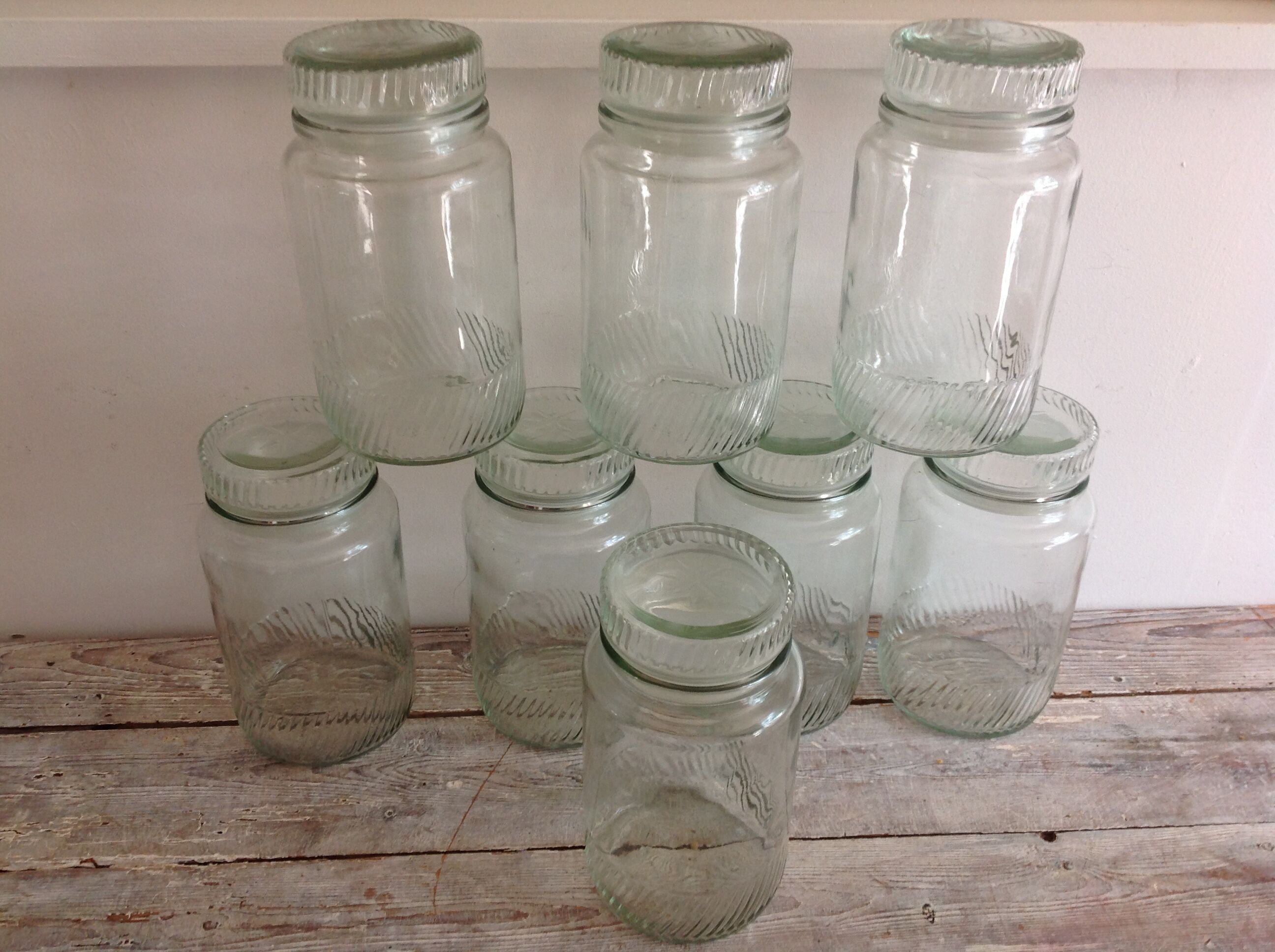 Series of 8 jars