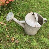 Zinc watering can