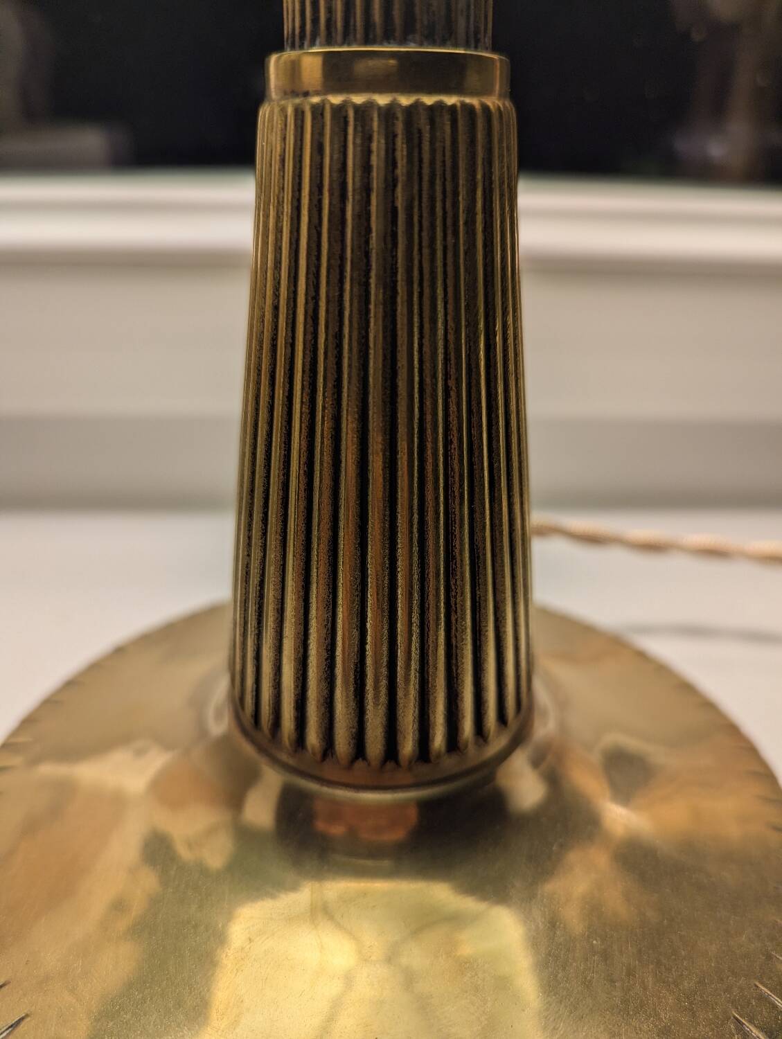 Antique Second Empire Napoleon III table lamp, 1870, brass and opaline glass