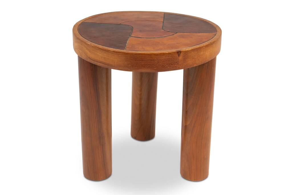 Stools and wall lights in cherry wood and leather. 1970s.