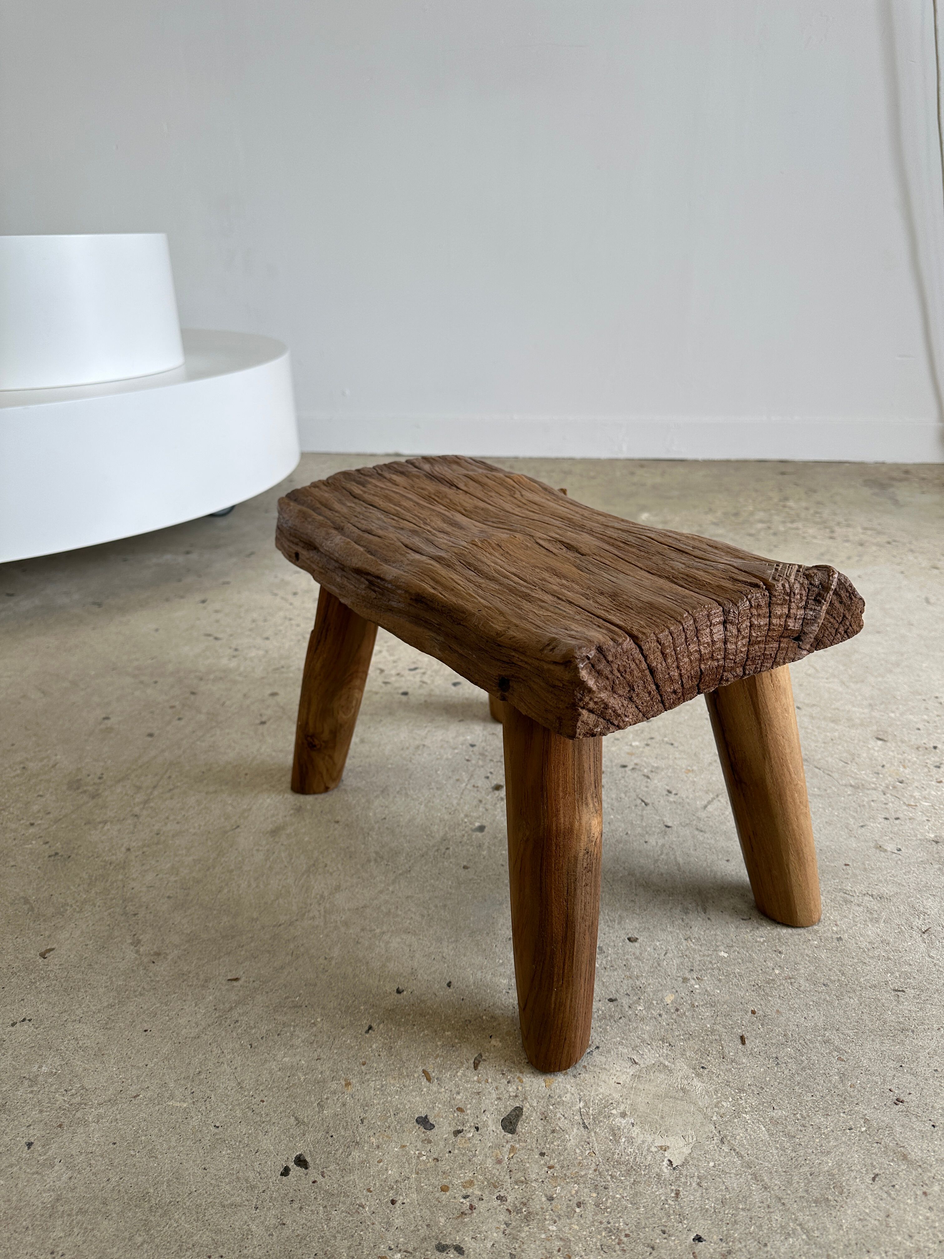 Stool in blond teak