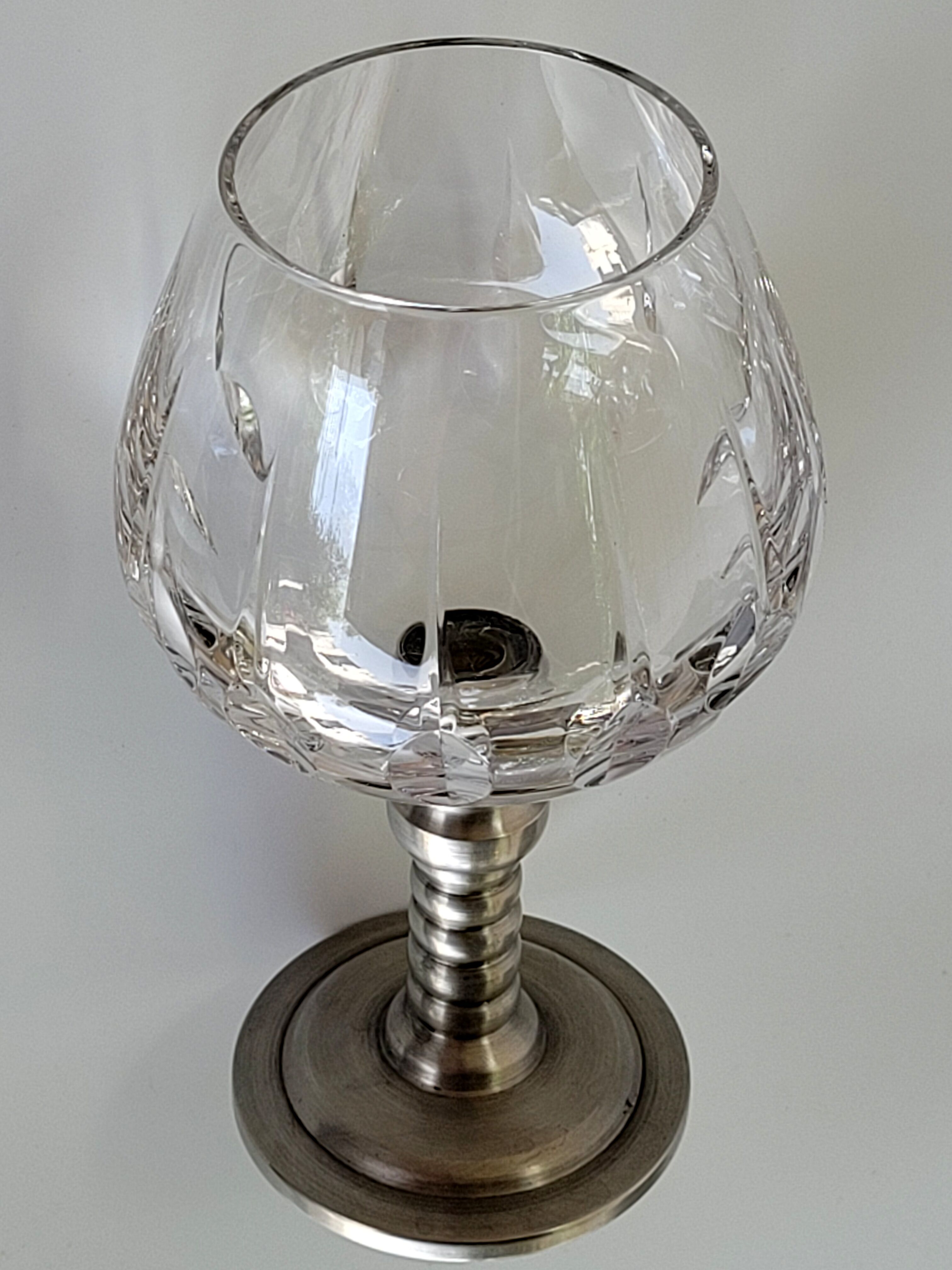 Series of eight crystal wine glasses with tin foot 95° 350 ml