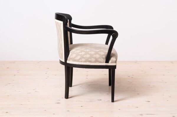 Ensemble de 2 fauteuils Biedermeier de style rustique et campagnard, vers 1850
