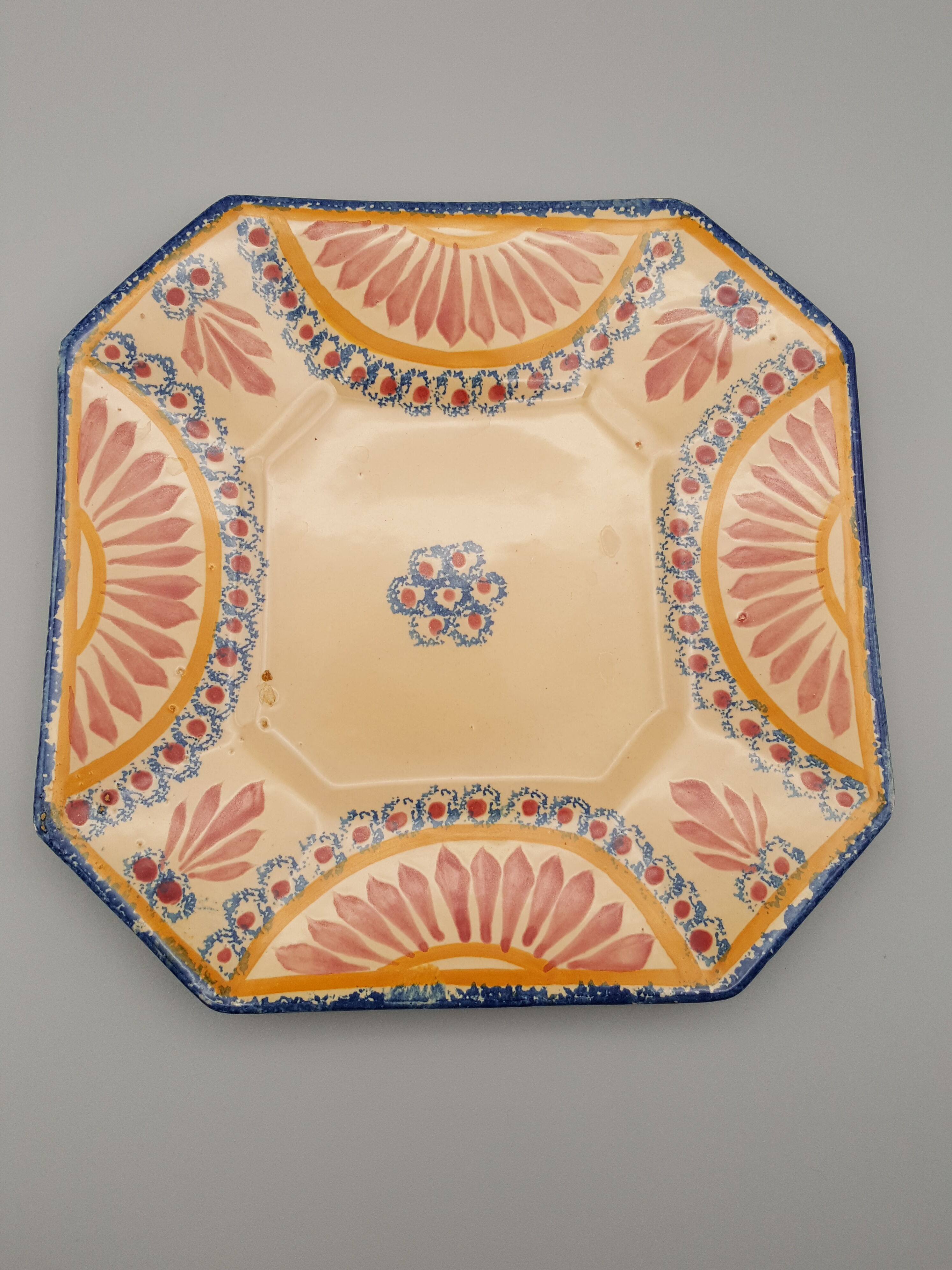 cups with octagonal saucers Henriot Quimper flower decoration leaves flowers