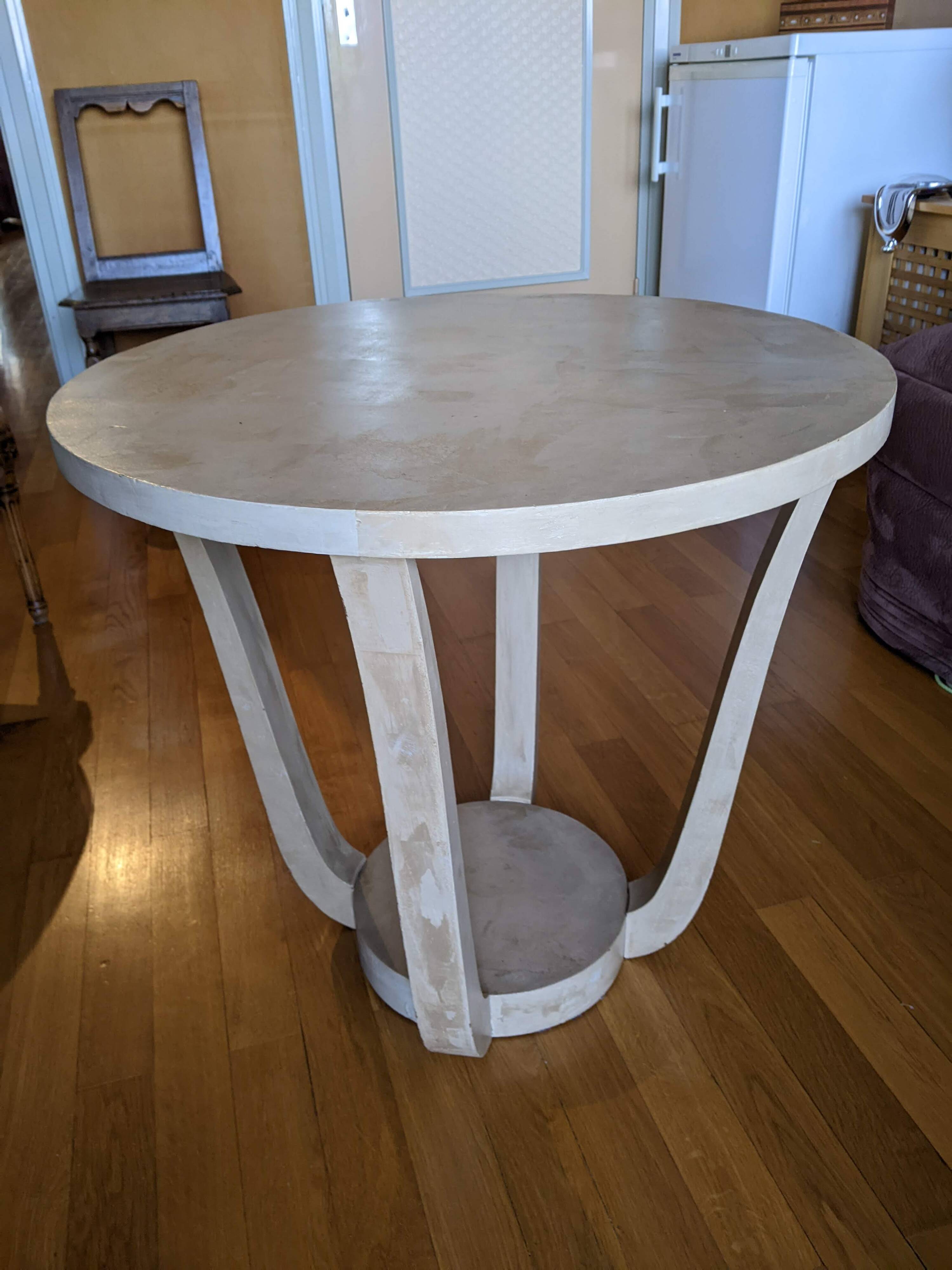 Round gueridon in Art Deco style