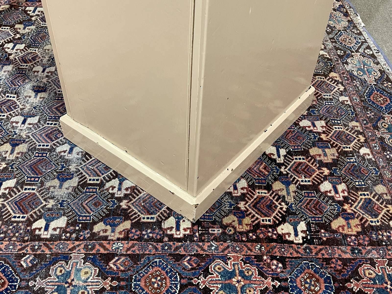 Bureau anglais en chêne et noyer du début XXème