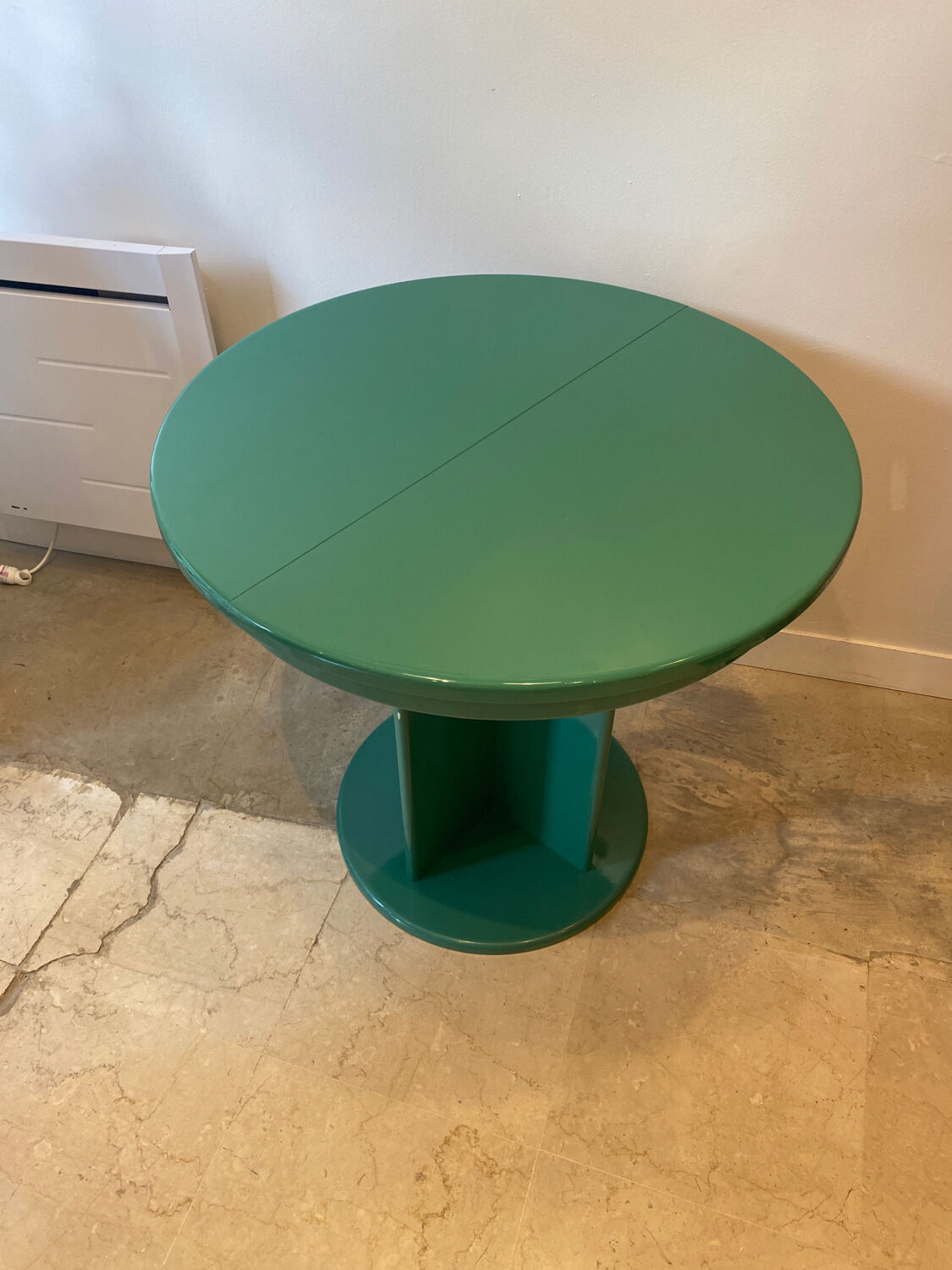 Lacquered round table