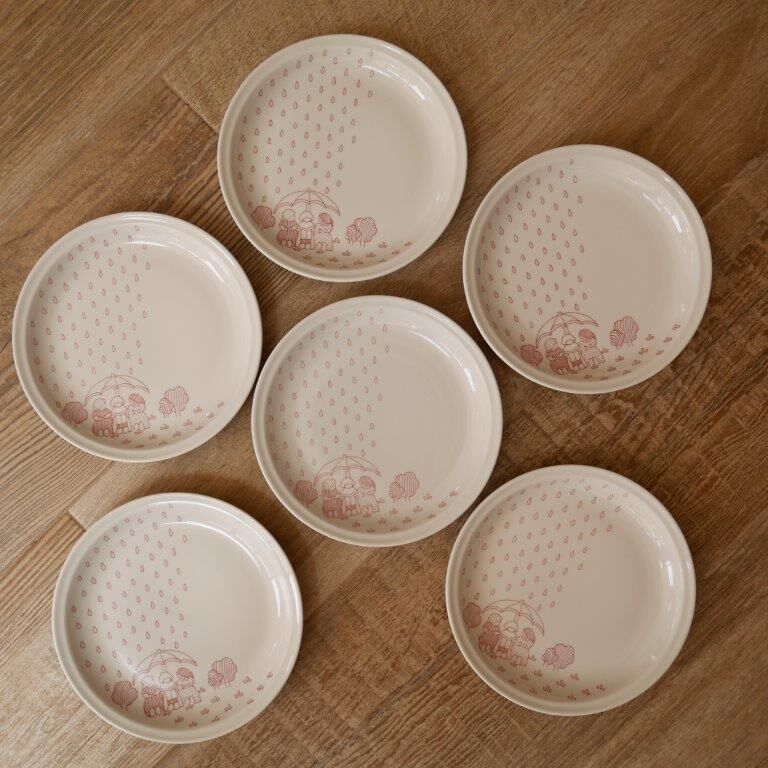 Set of 6 Sarreguemines plates, naïve décor, children in the rain