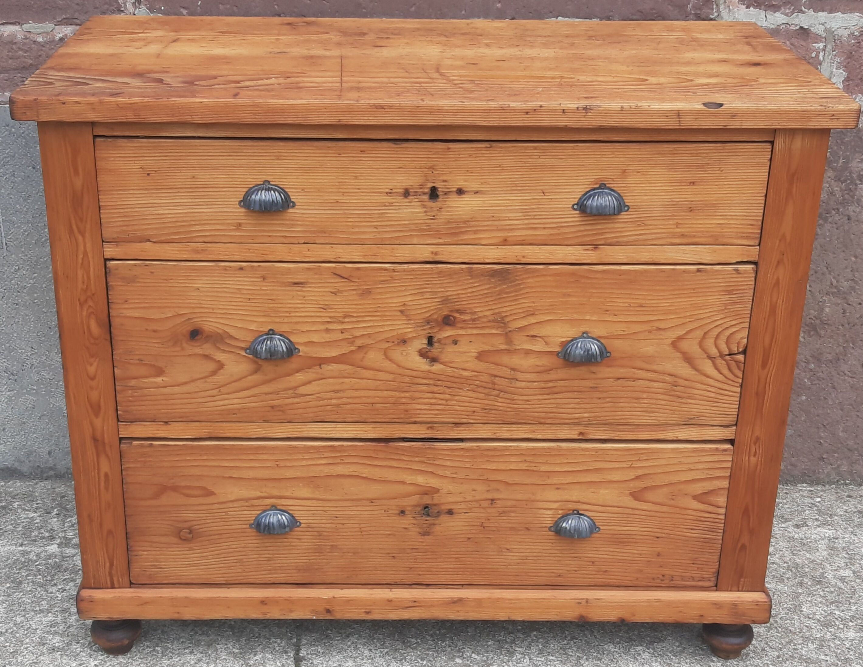 Solid pine chest of drawers