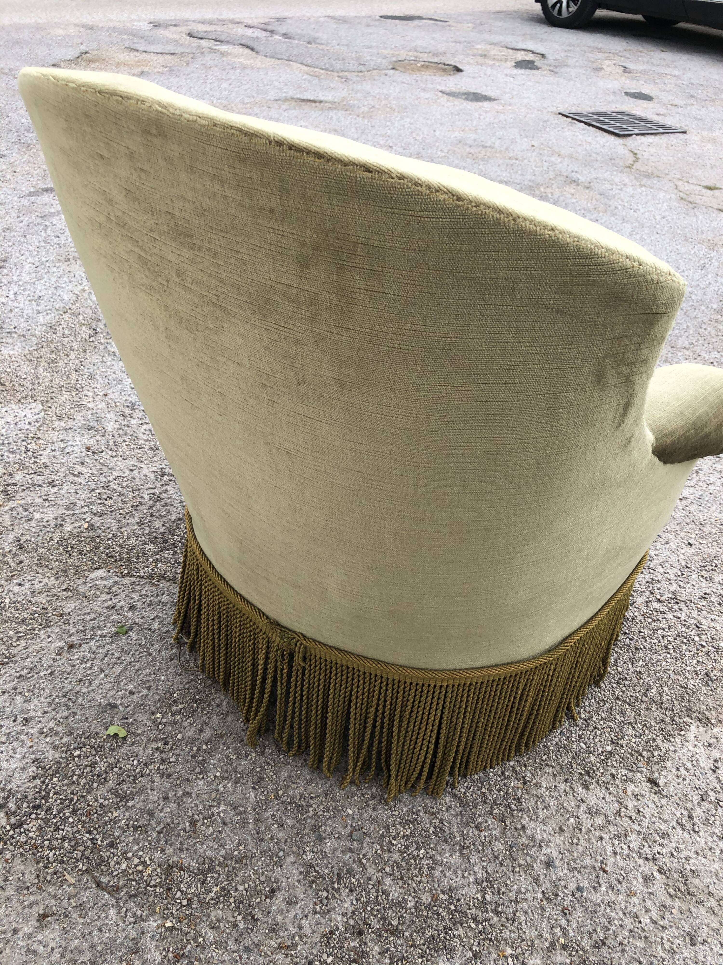 Green velvet toad armchair