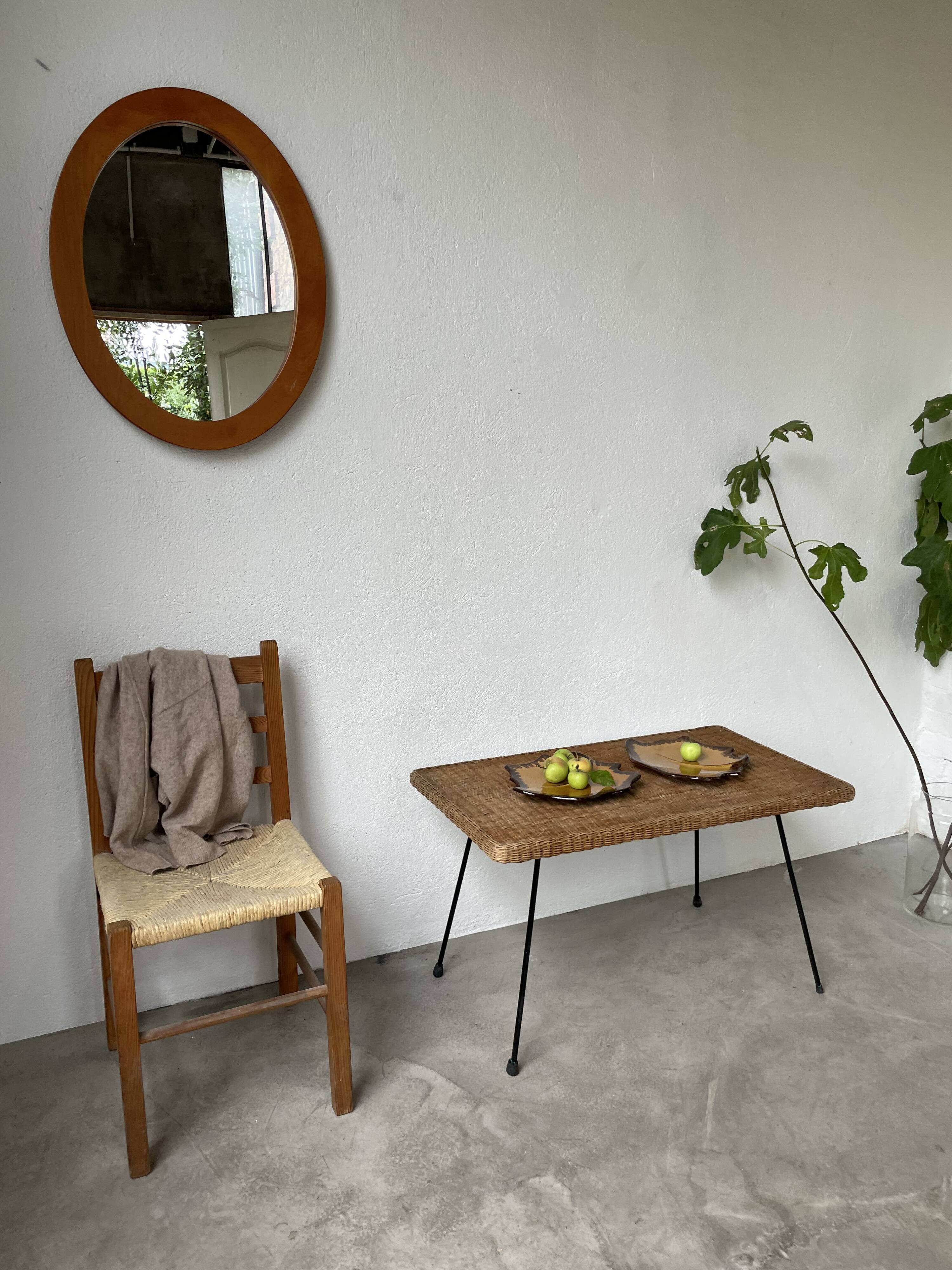Table basse osier tressé et métal 1960