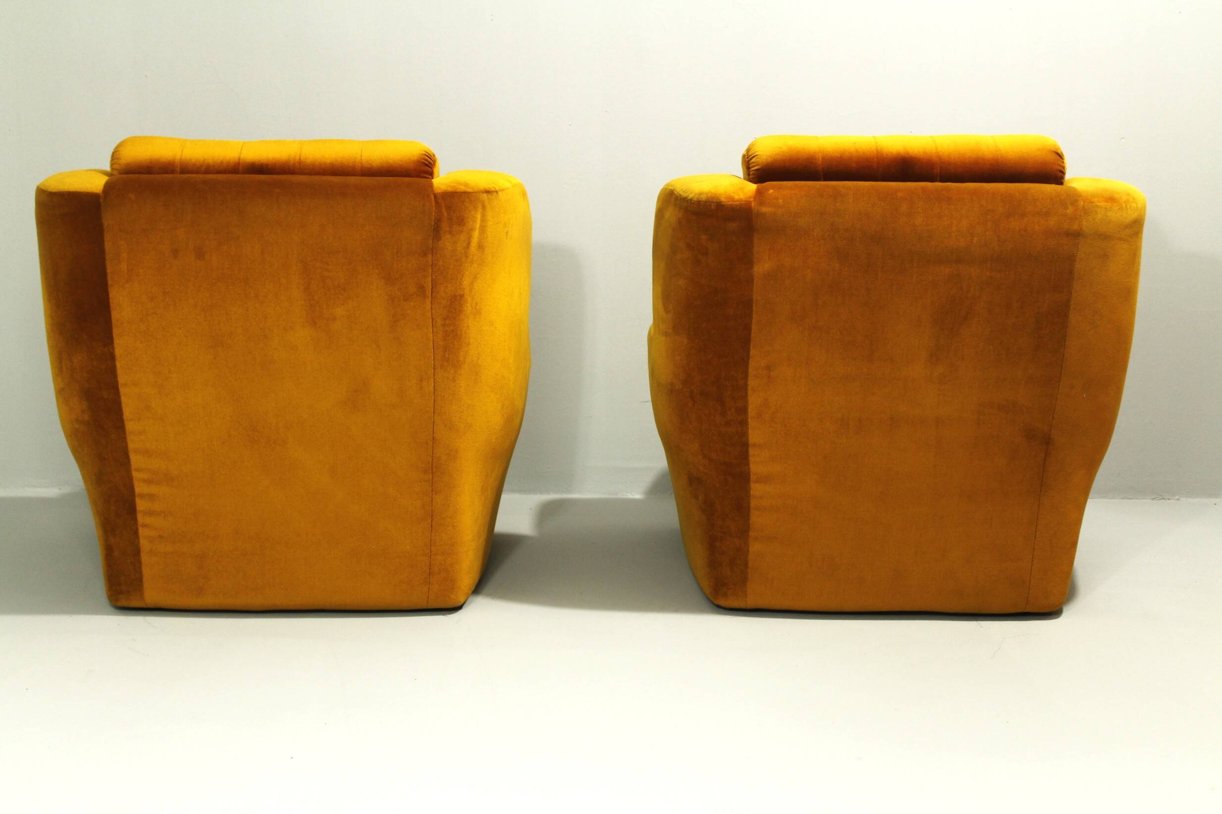 A Pair of Vintage Comfortable Armchairs, Jitona, 1980s